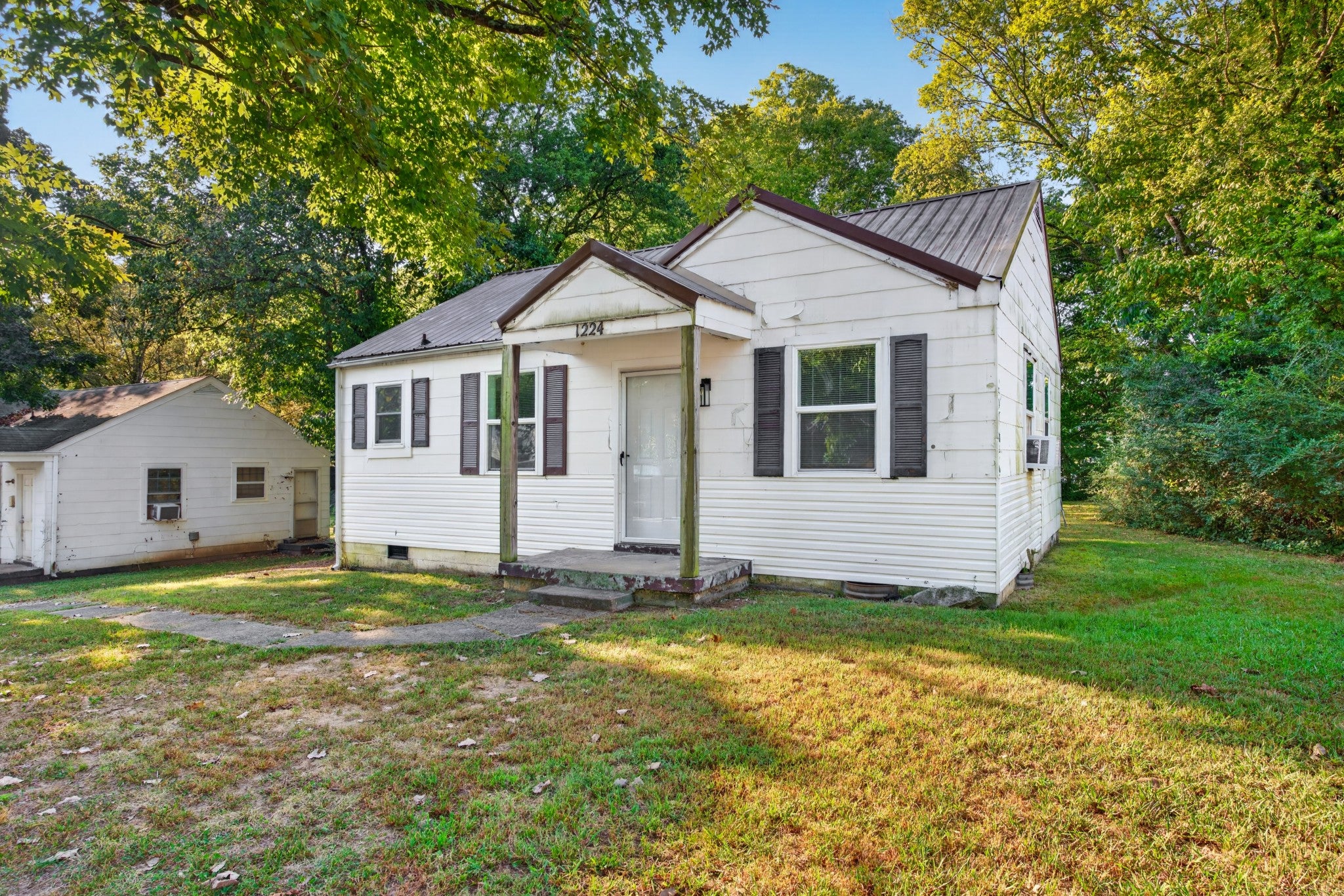 1224 Greenfield Dr