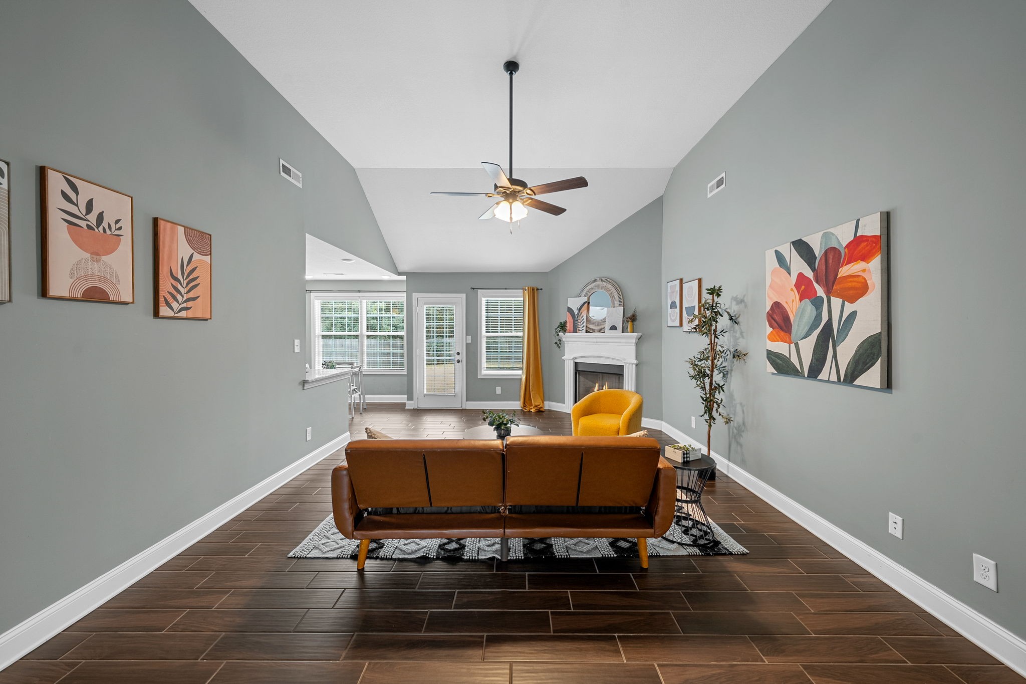 1926 Jackie Lorraine Dr