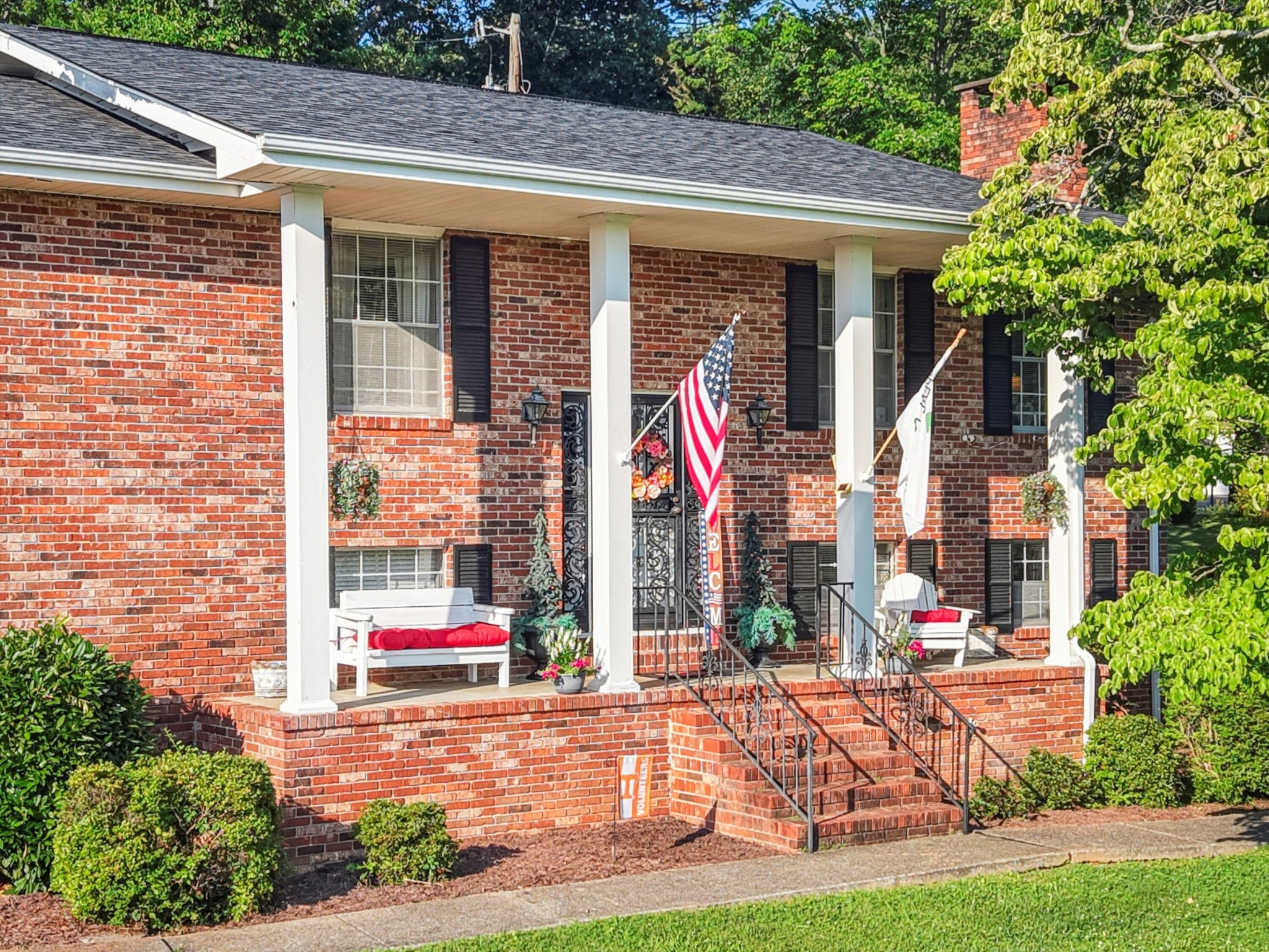2124 Colonial Parkway Drive