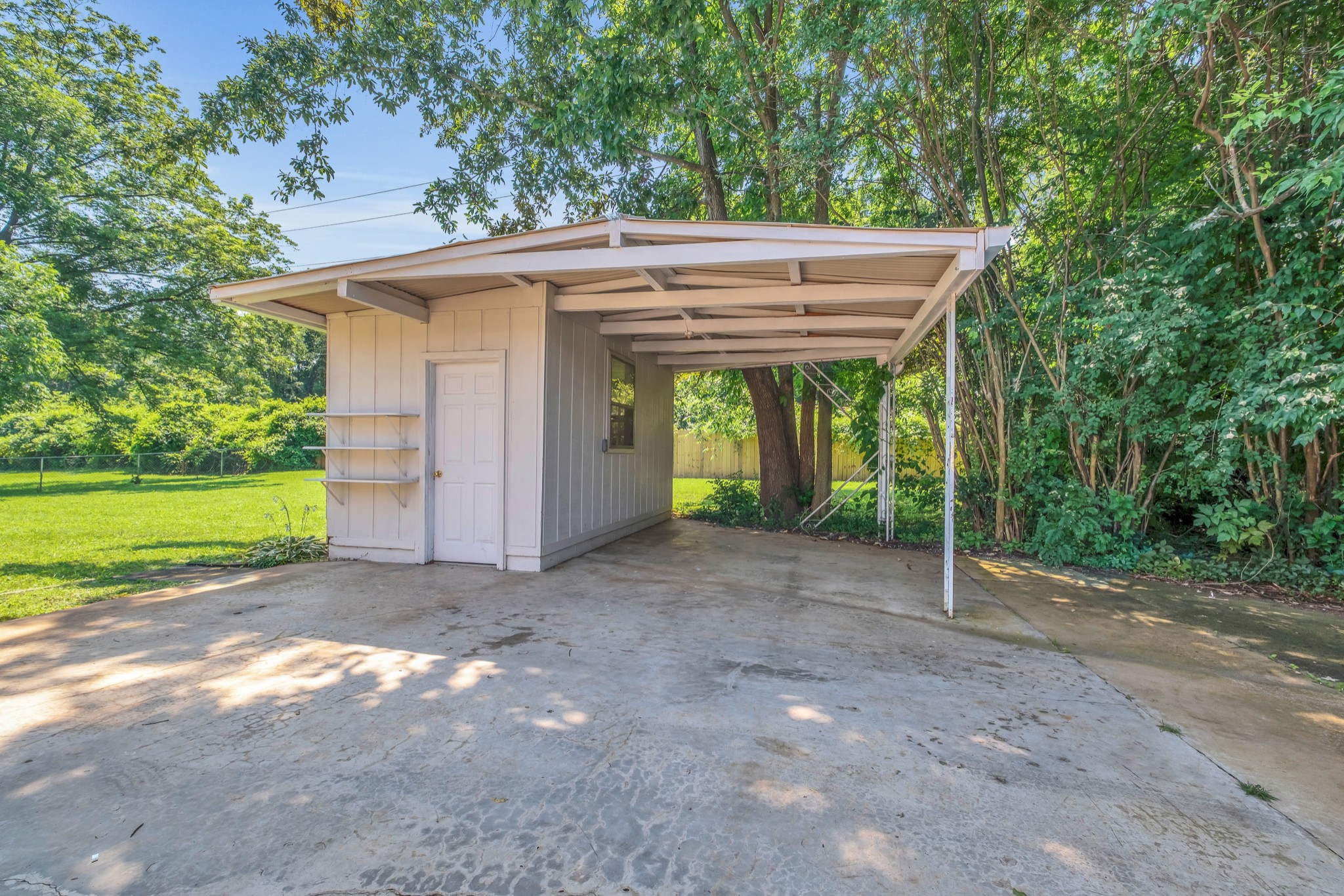 410 Lorna Dr