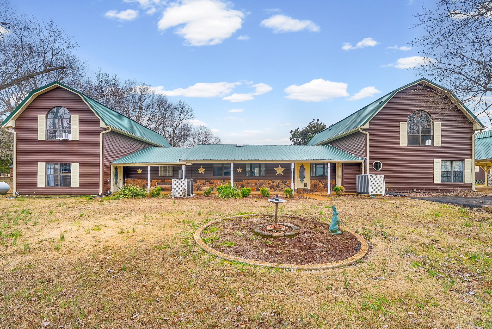 369 Holiday Acres Dr