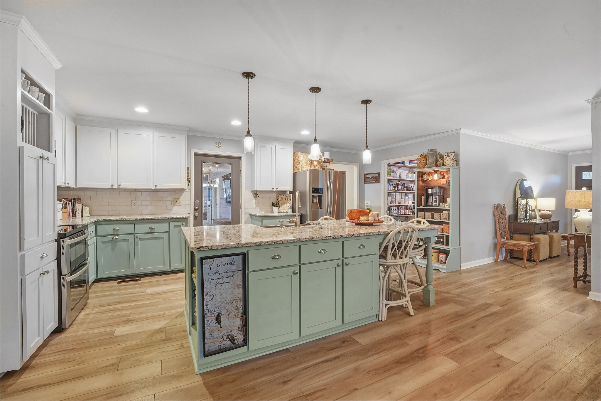 811 Hogans Branch Rd