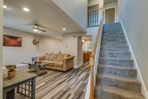 305 Deerpoint Dr Hendersonville TN 37075