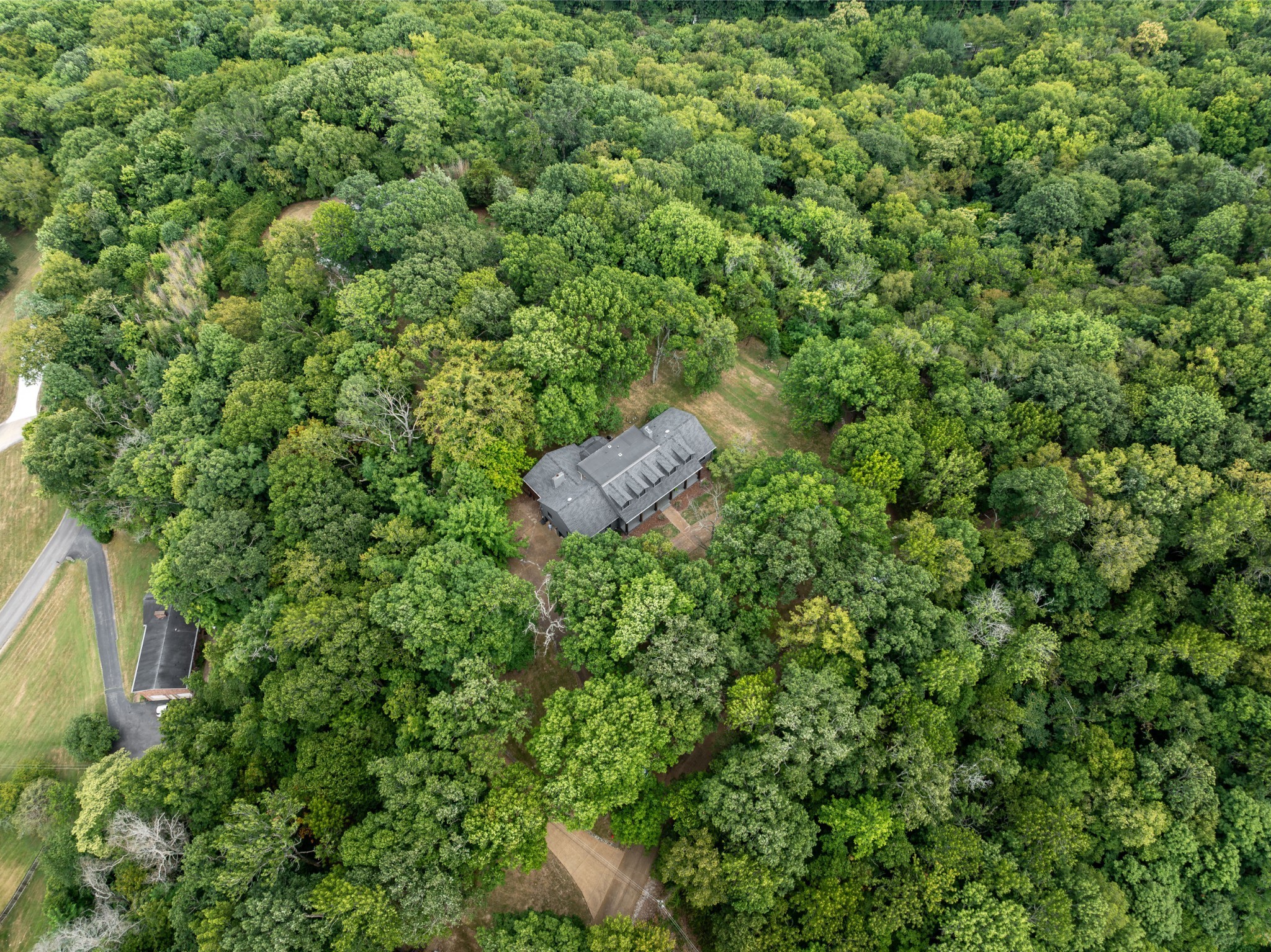 1301 Saxon Dr