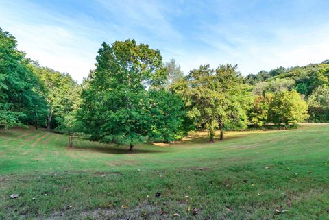 4074 Cantebury Dr Culleoka TN 38451