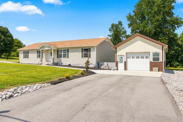 870 NEWT VANATTIA RD, HILLSBORO, TN 37342 - Image 2e30332782e2f366ce3348dbe3b0973f/1325446985