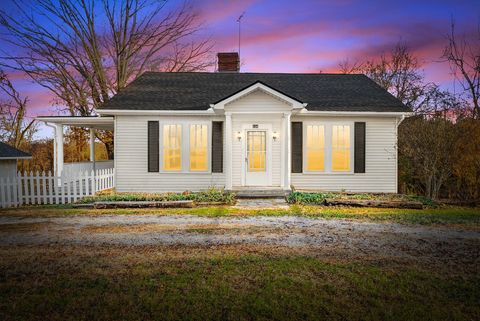 106 Cedar St Dover TN 37058