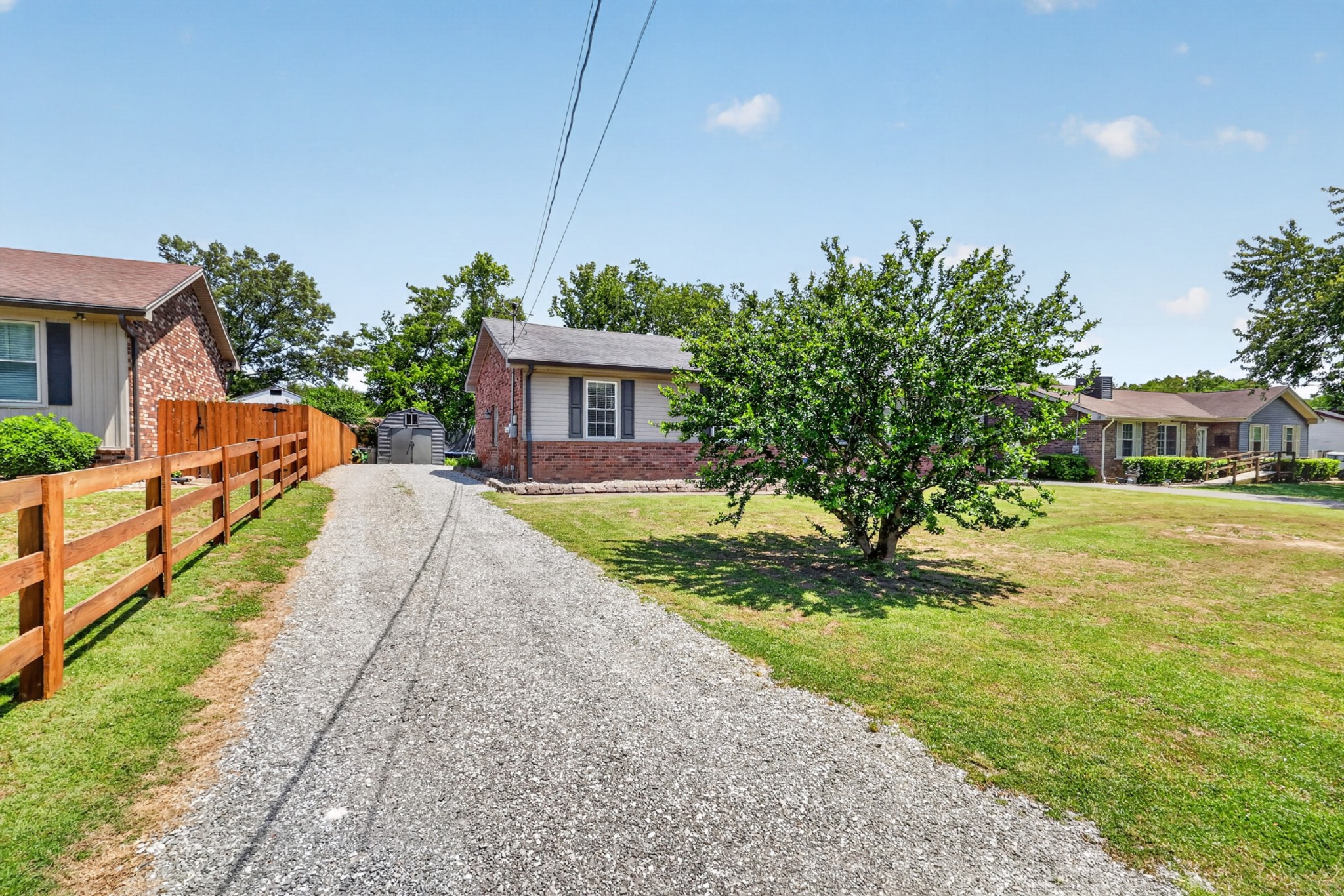 272 Wessington Pl N