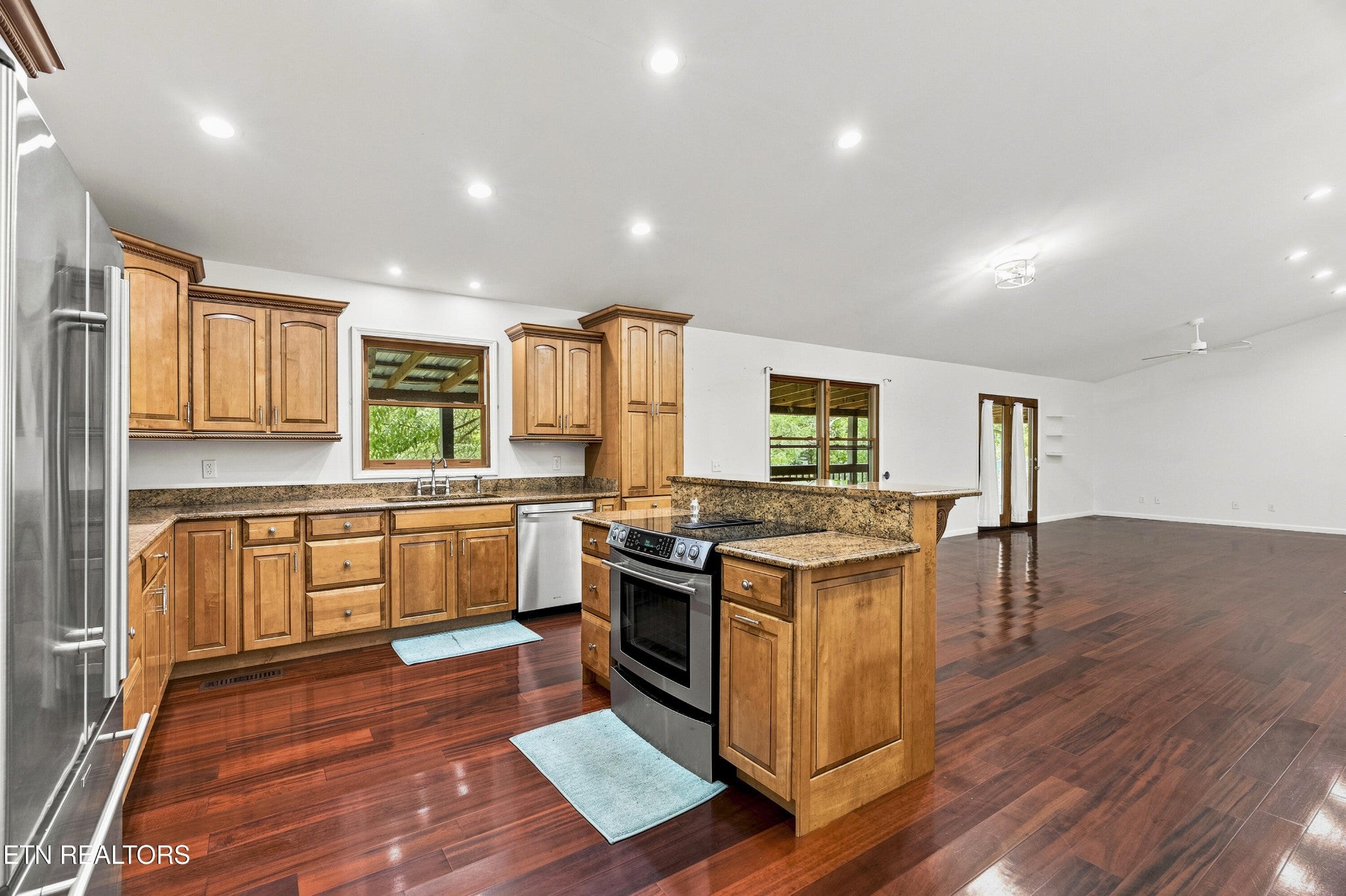 735 Pollard Rd