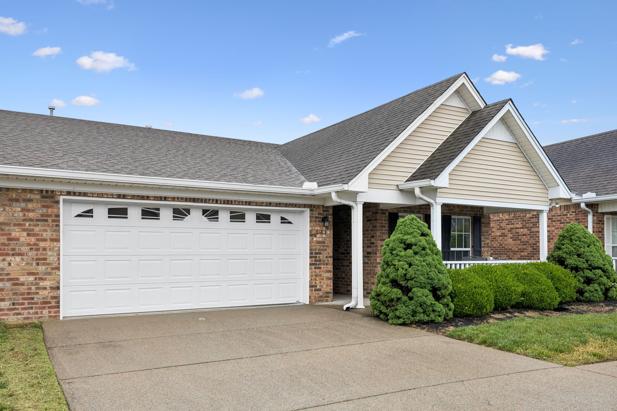 633 Forest Glen Cir
