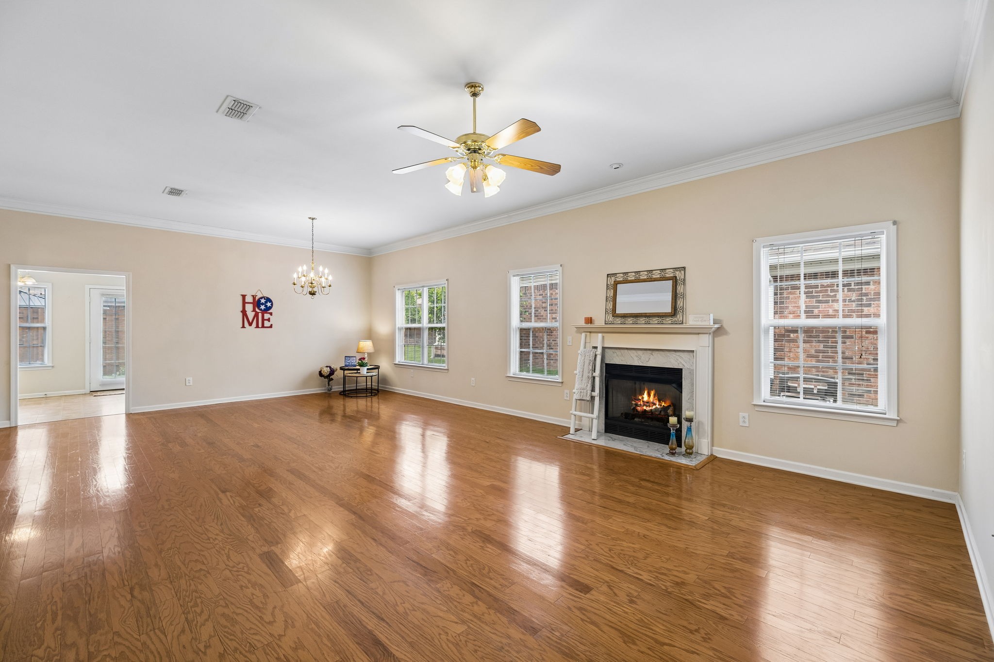 633 Forest Glen Cir