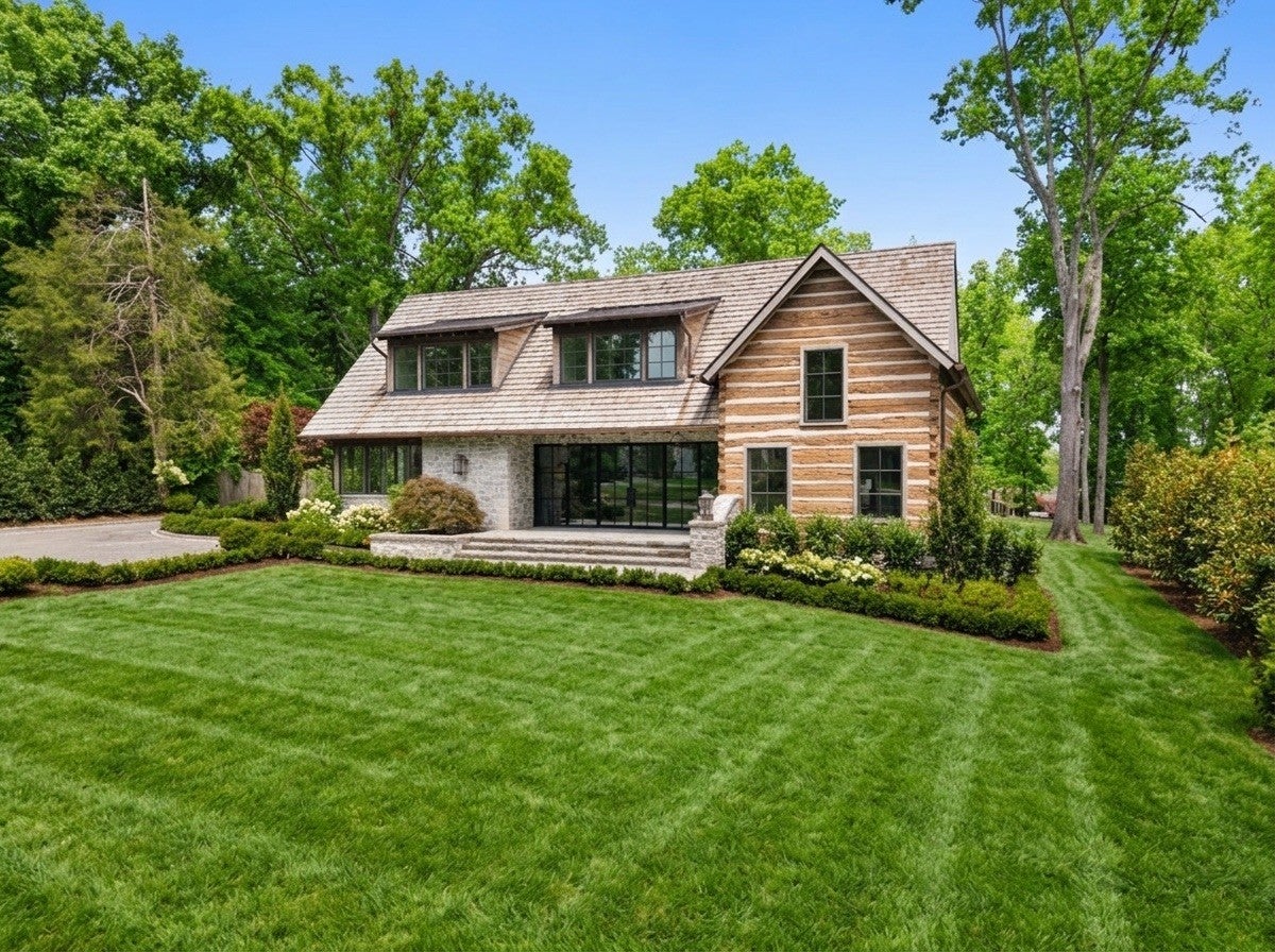 5-bed listing at 6230 Bresslyn Rd, Nashville