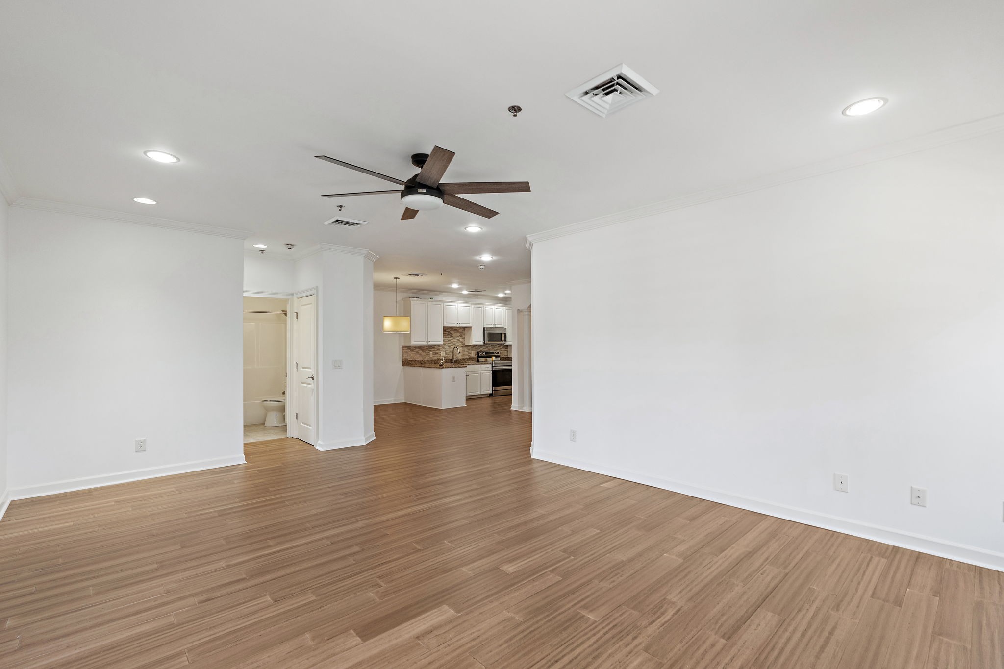 1010 16th Ave S 301