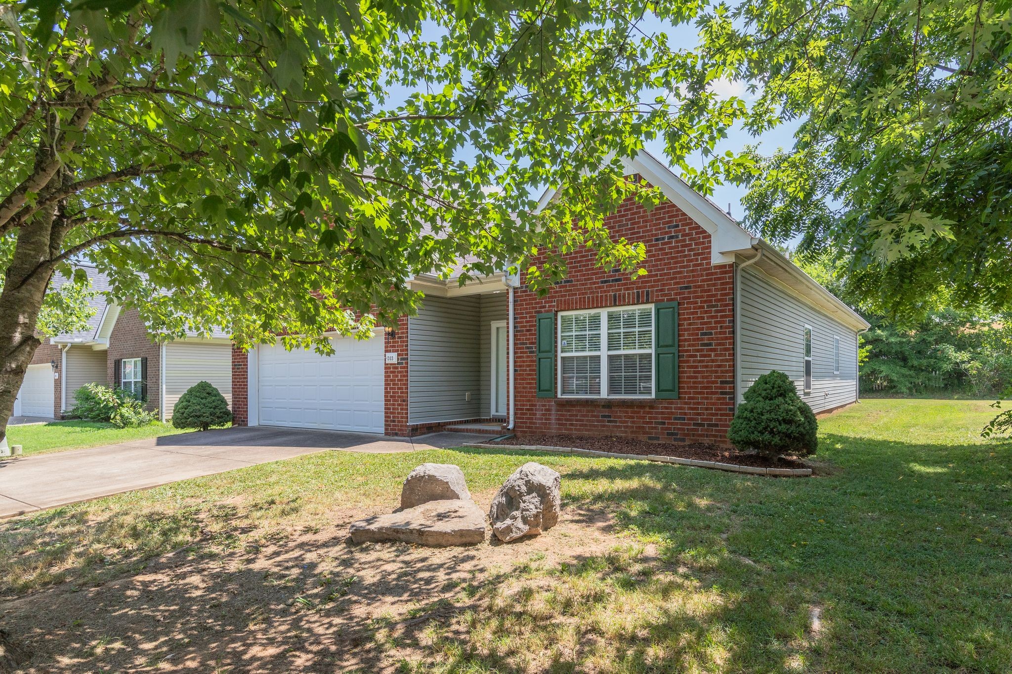 203 Neal Ave - Photo 2