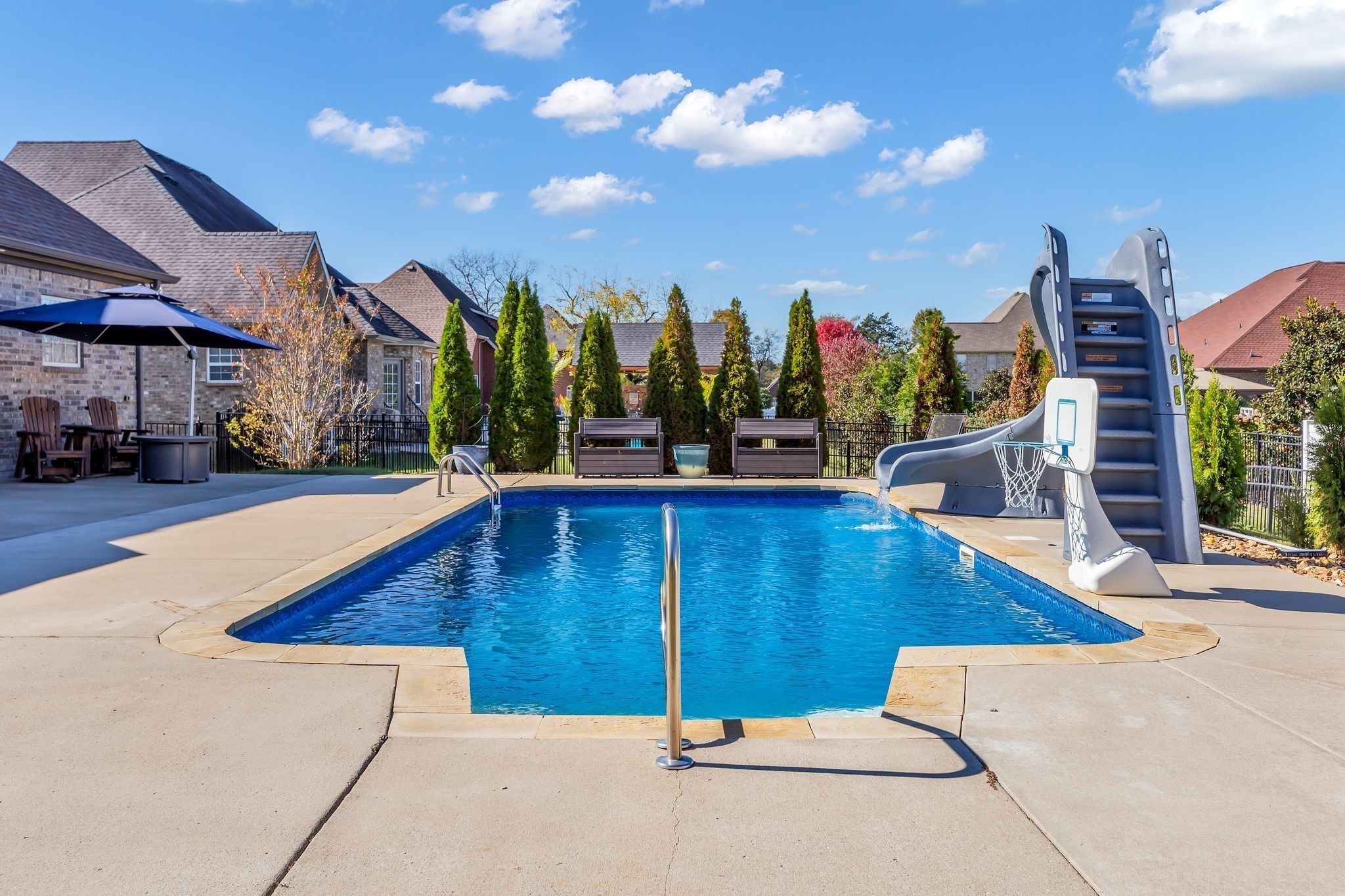 4235 Thoroughbred Ln