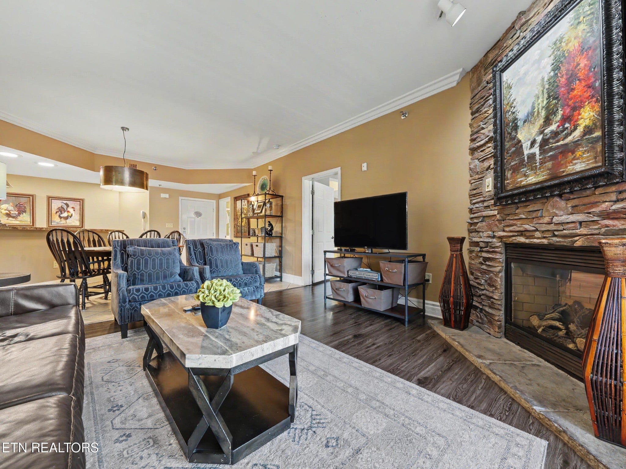 215 Woliss Lane 303