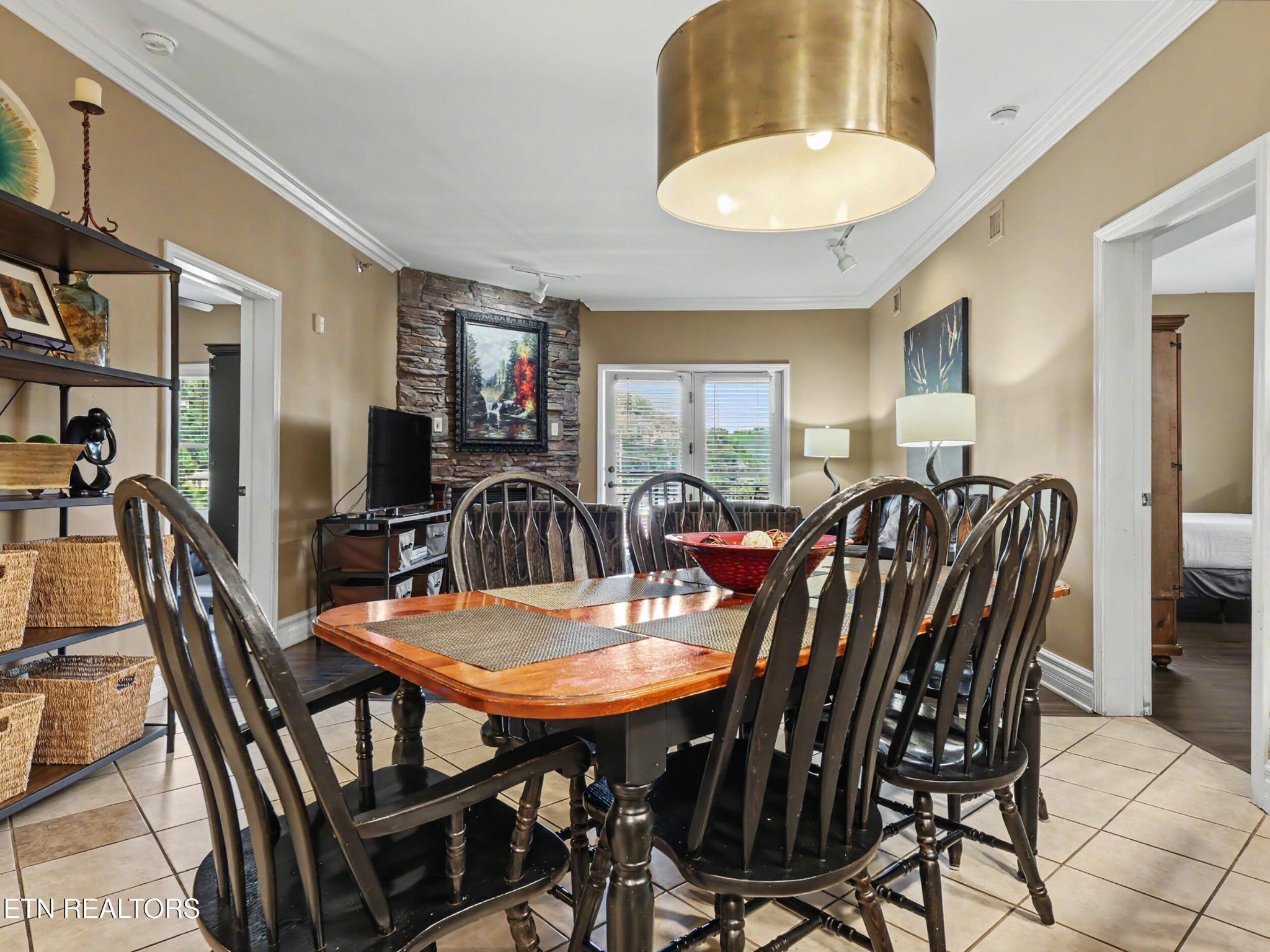 215 Woliss Lane 303