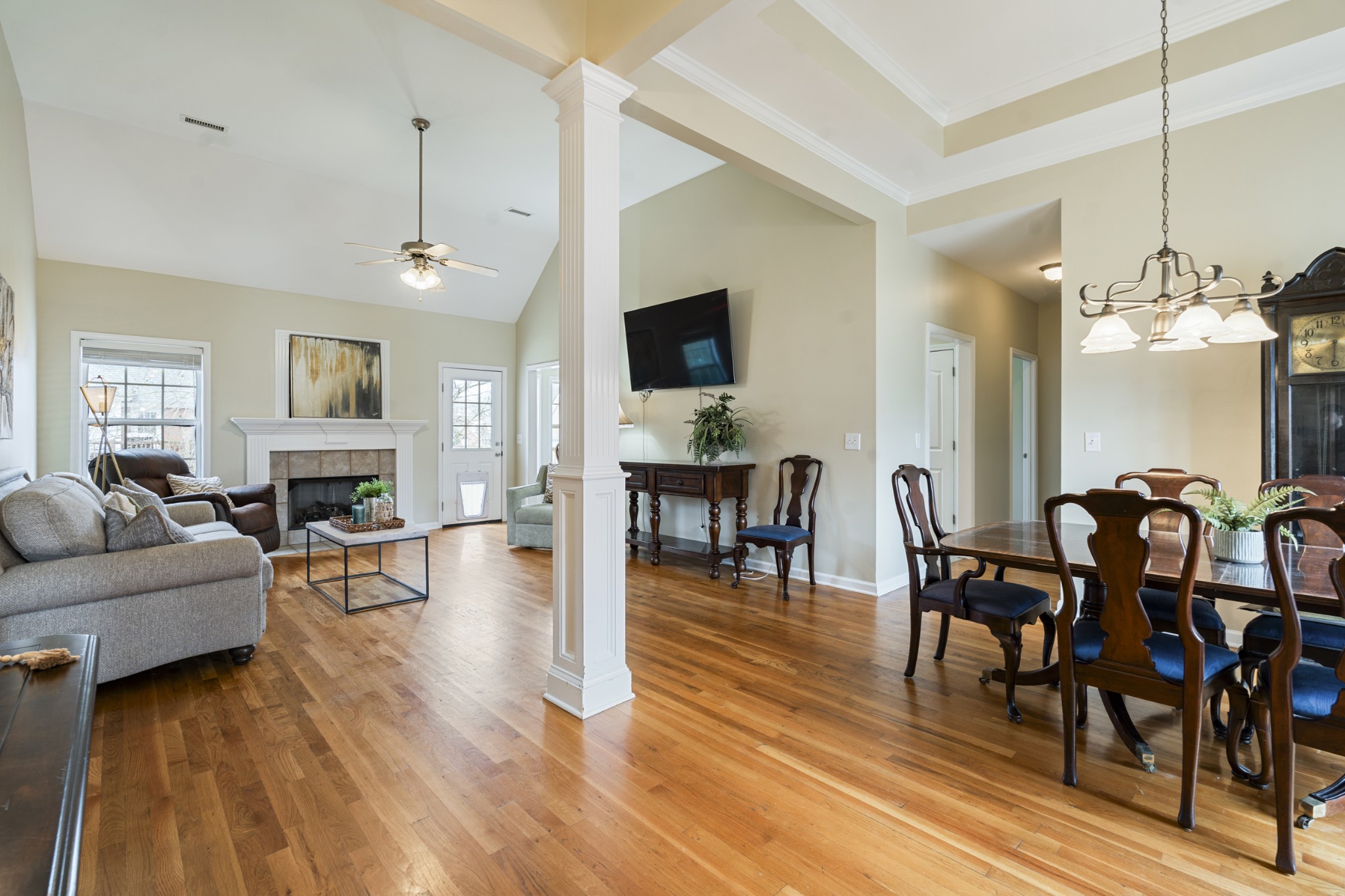 2611 Mission Ridge Dr