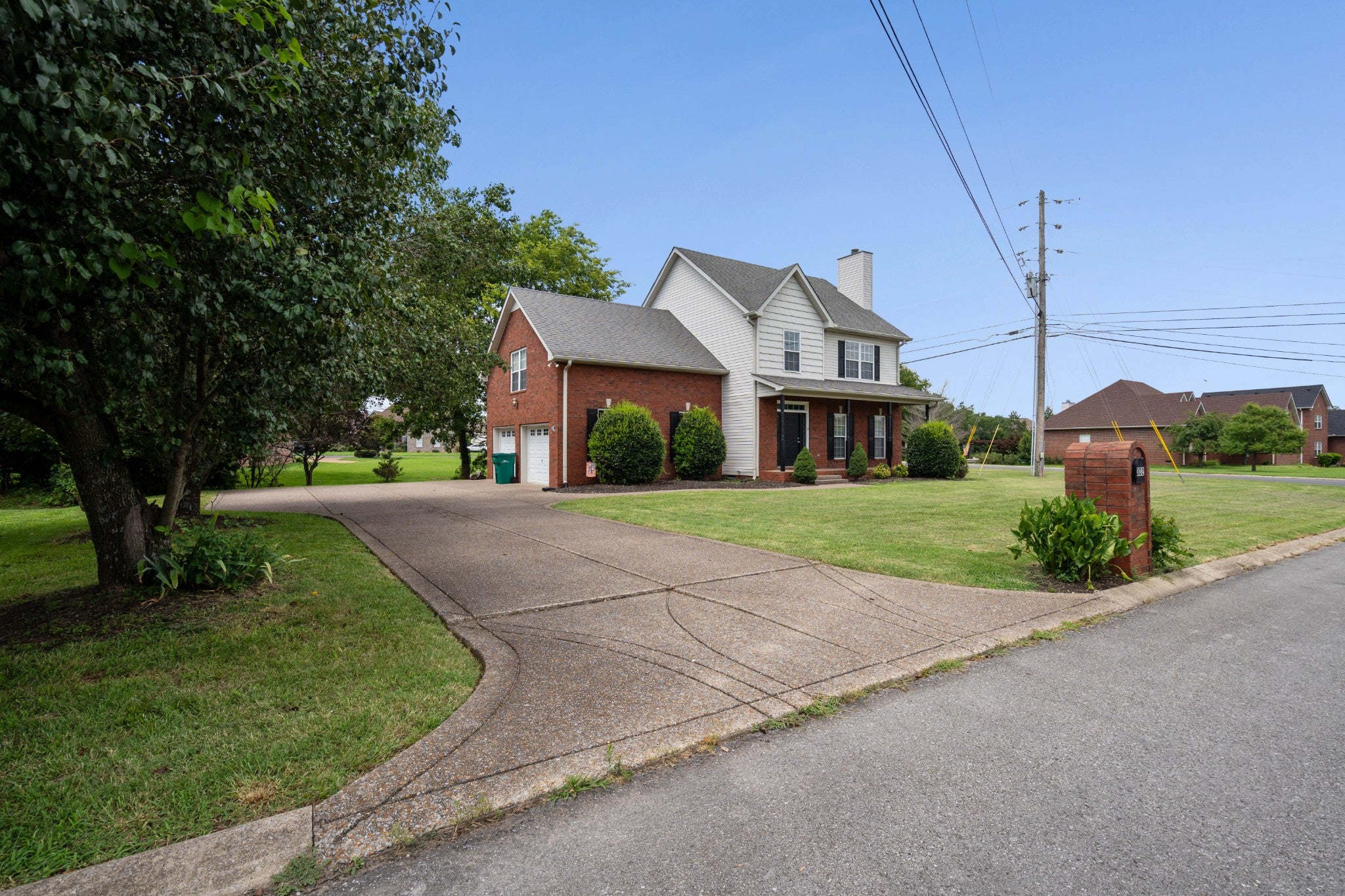 302 Twelve Oaks Ln