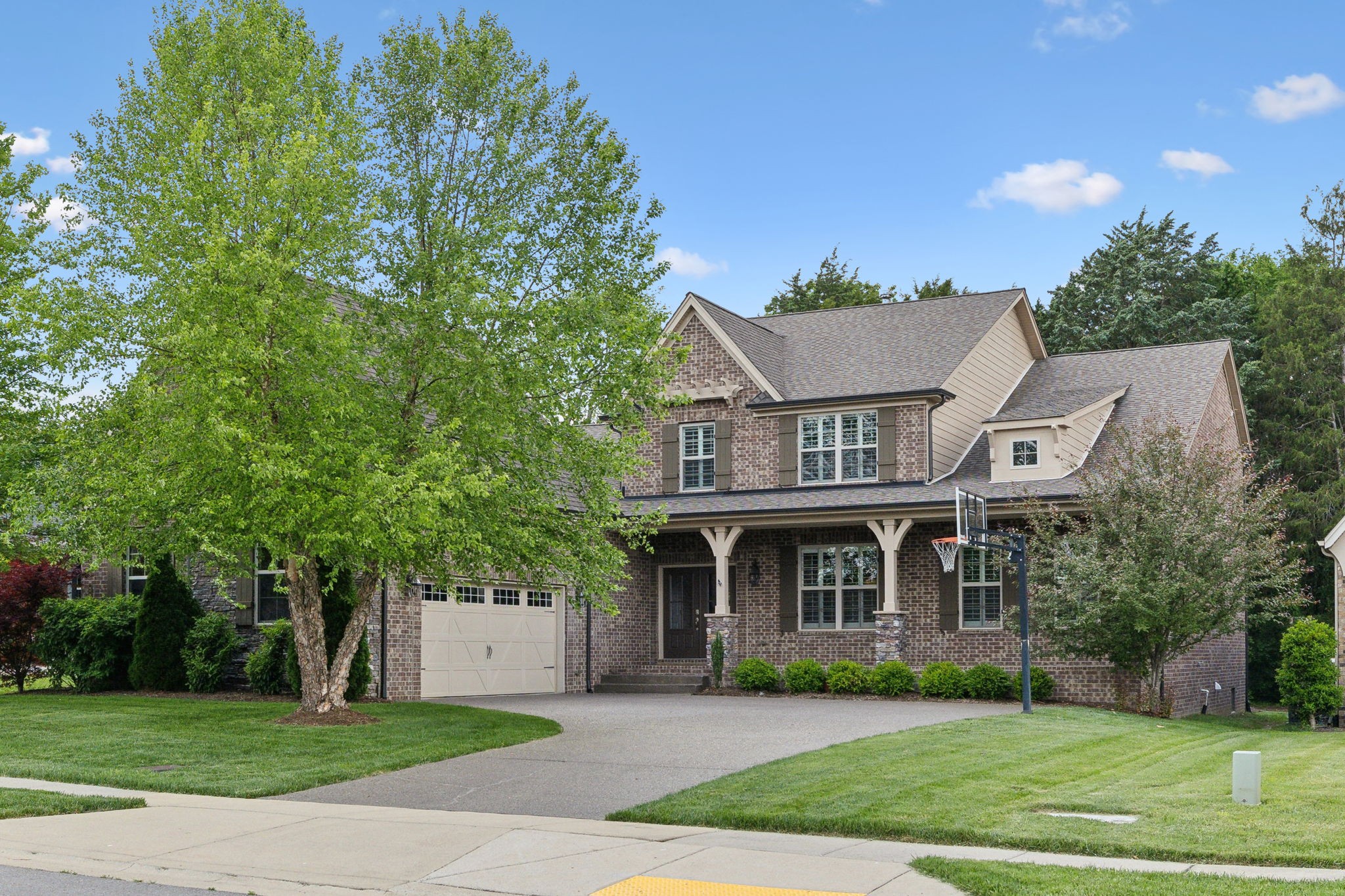708 Eldon Ln