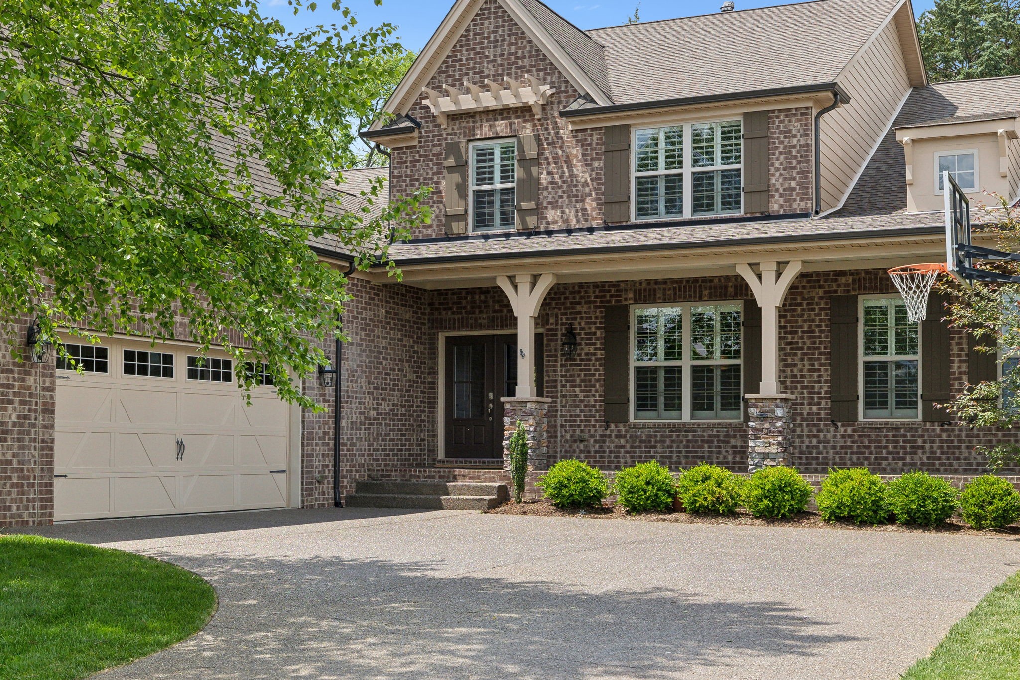 708 Eldon Ln