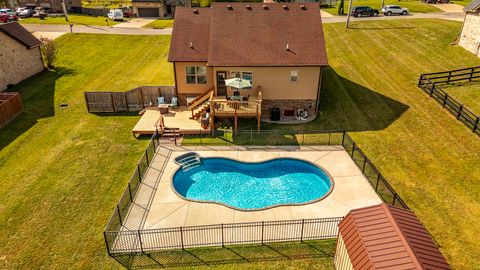 Photo of 135 Irish Oaks Dr, Portland, TN 37148 (MLS # 3061234)