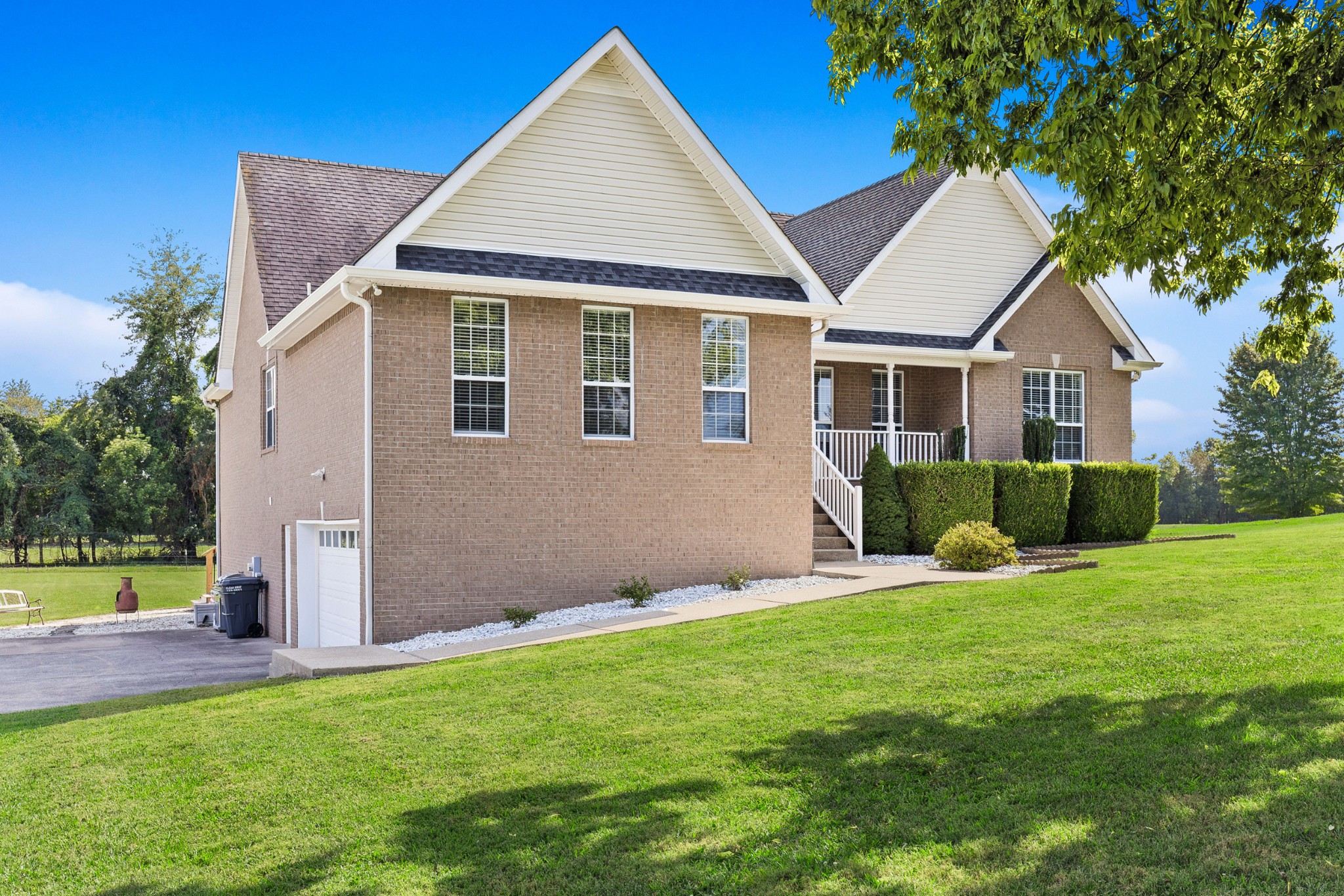 1014 Somerville Dr