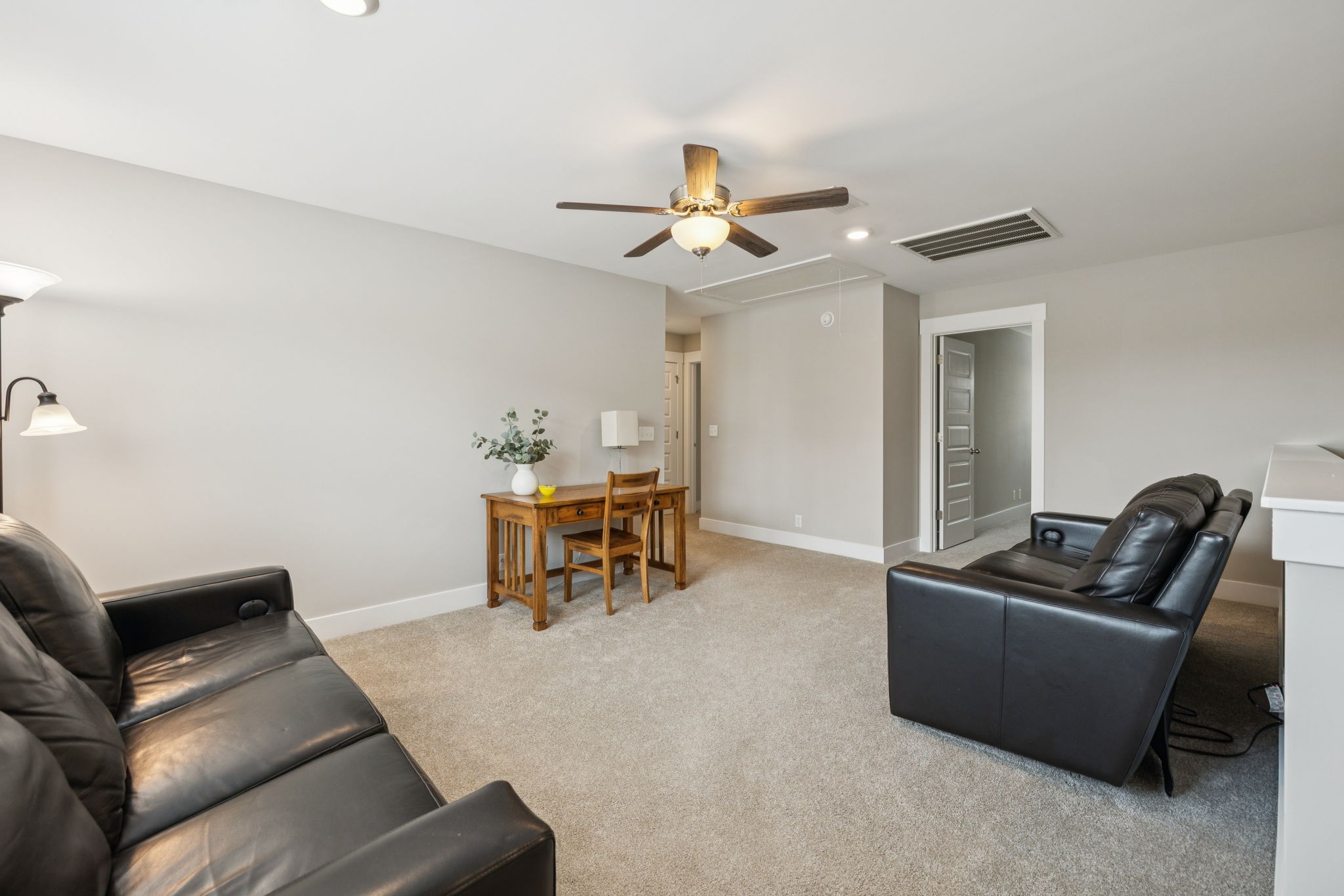 Murfreesboro, Tennessee 37127, United States, 4 Bedrooms Bedrooms, ,4 BathroomsBathrooms,Residential,Active,181544