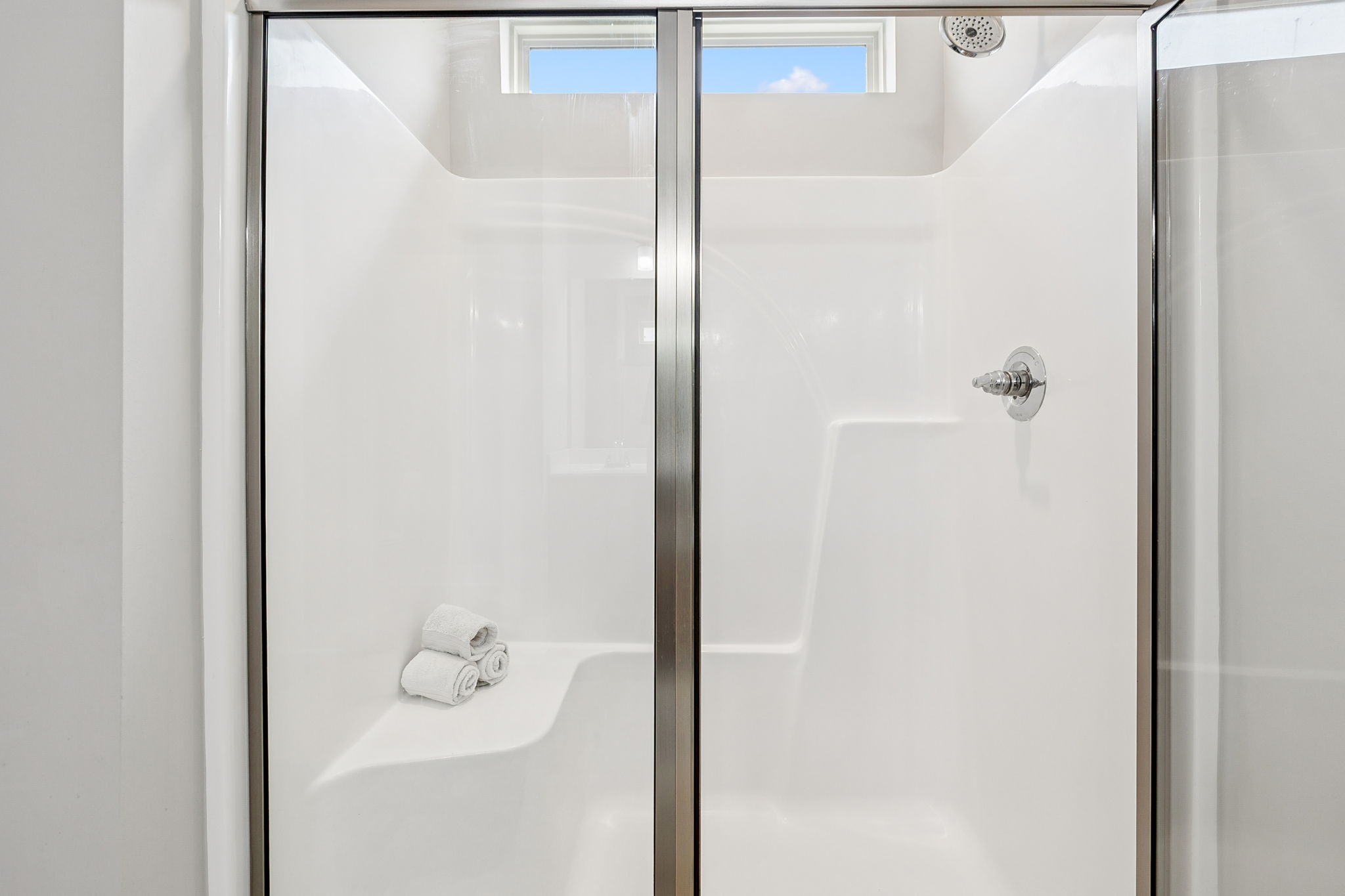 Murfreesboro, Tennessee 37127, United States, 4 Bedrooms Bedrooms, ,4 BathroomsBathrooms,Residential,Active,181544