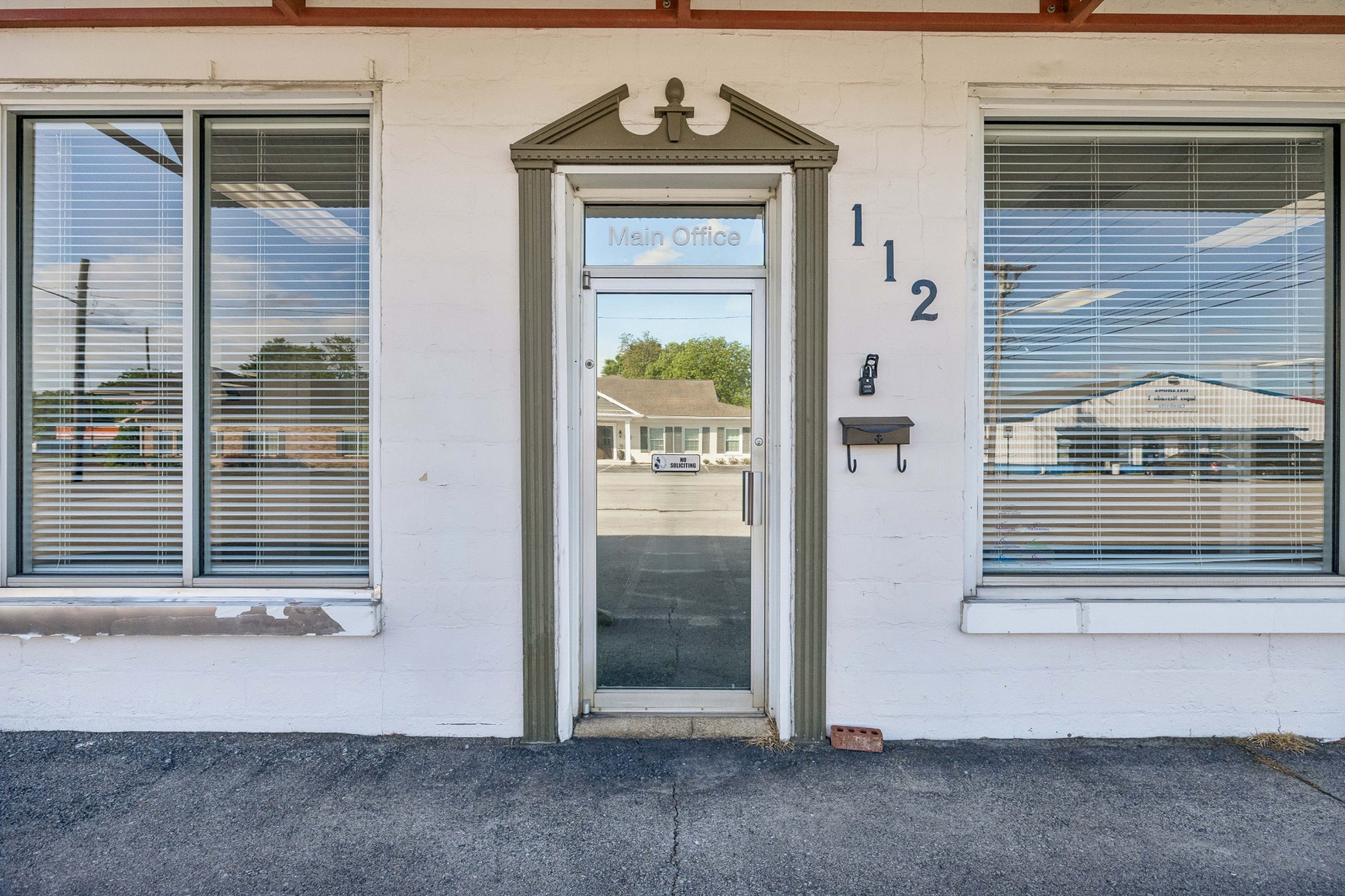 112 W Lauderdale St