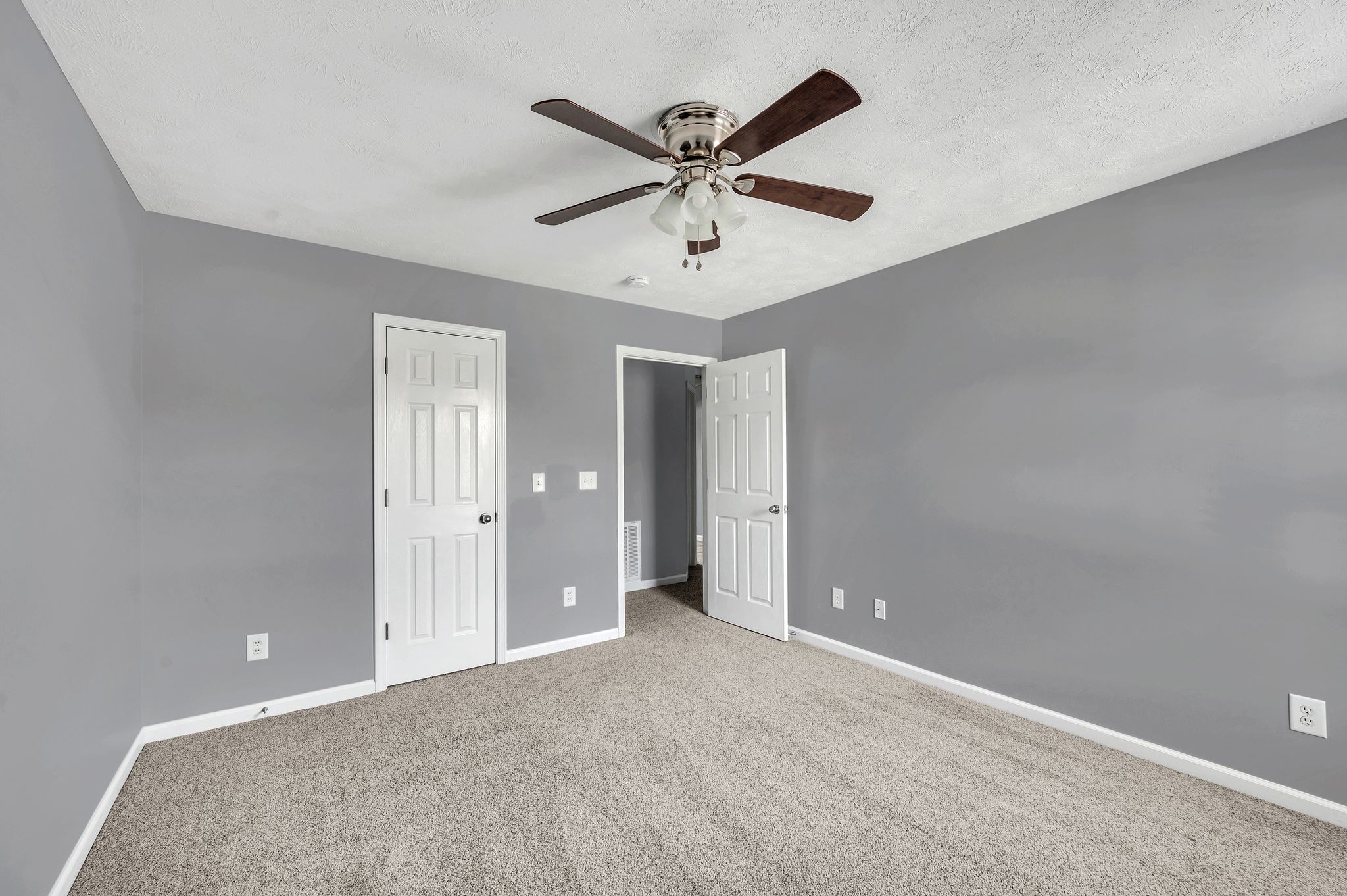 Nashville, Tennessee 37210, United States, 3 Bedrooms Bedrooms, ,3 BathroomsBathrooms,Residential,Active,30471