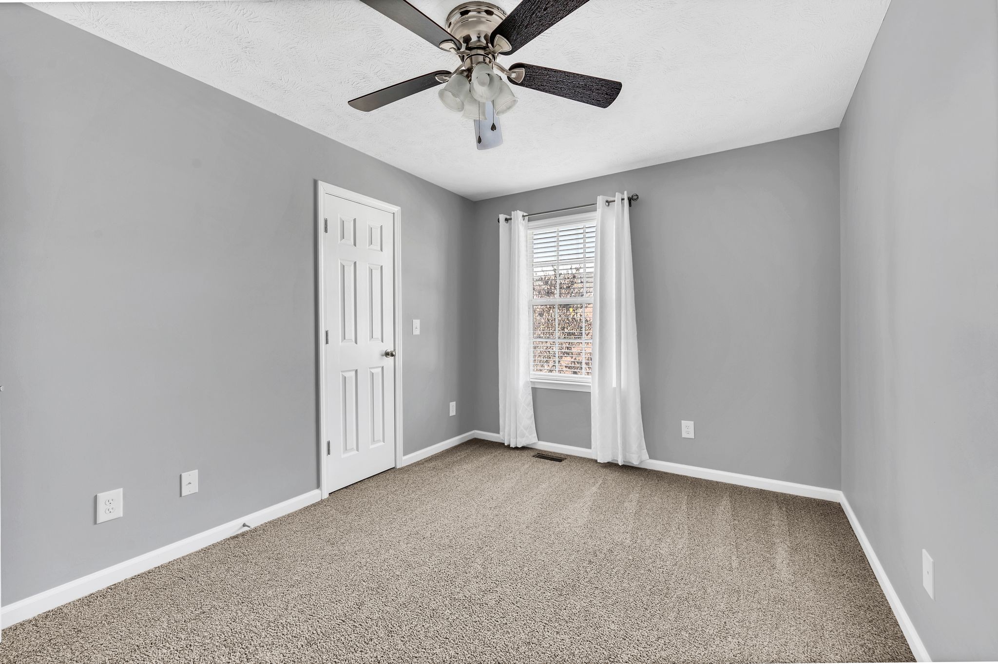 Nashville, Tennessee 37210, United States, 3 Bedrooms Bedrooms, ,3 BathroomsBathrooms,Residential,Active,30471