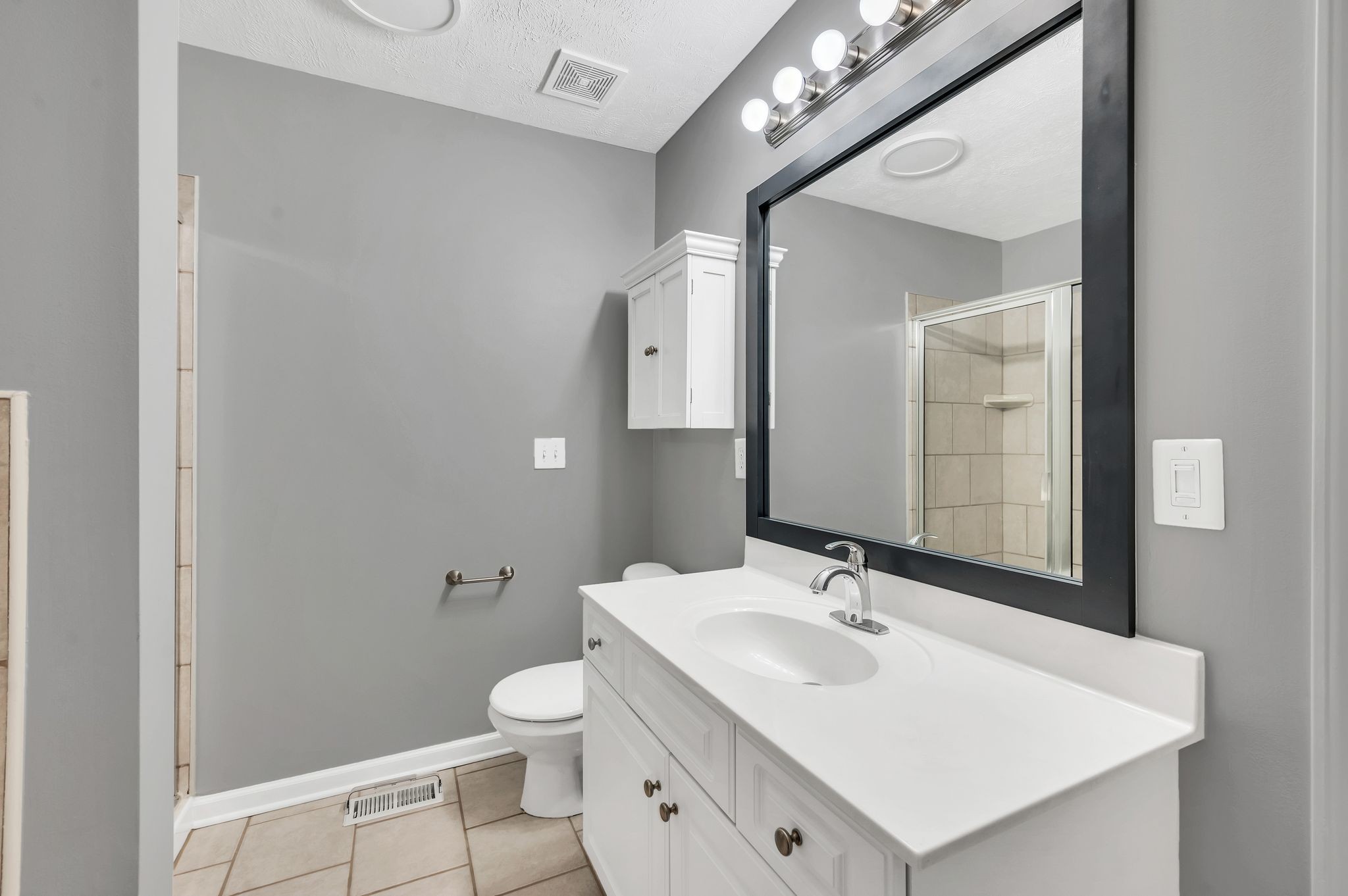 Nashville, Tennessee 37210, United States, 3 Bedrooms Bedrooms, ,3 BathroomsBathrooms,Residential,Active,30471