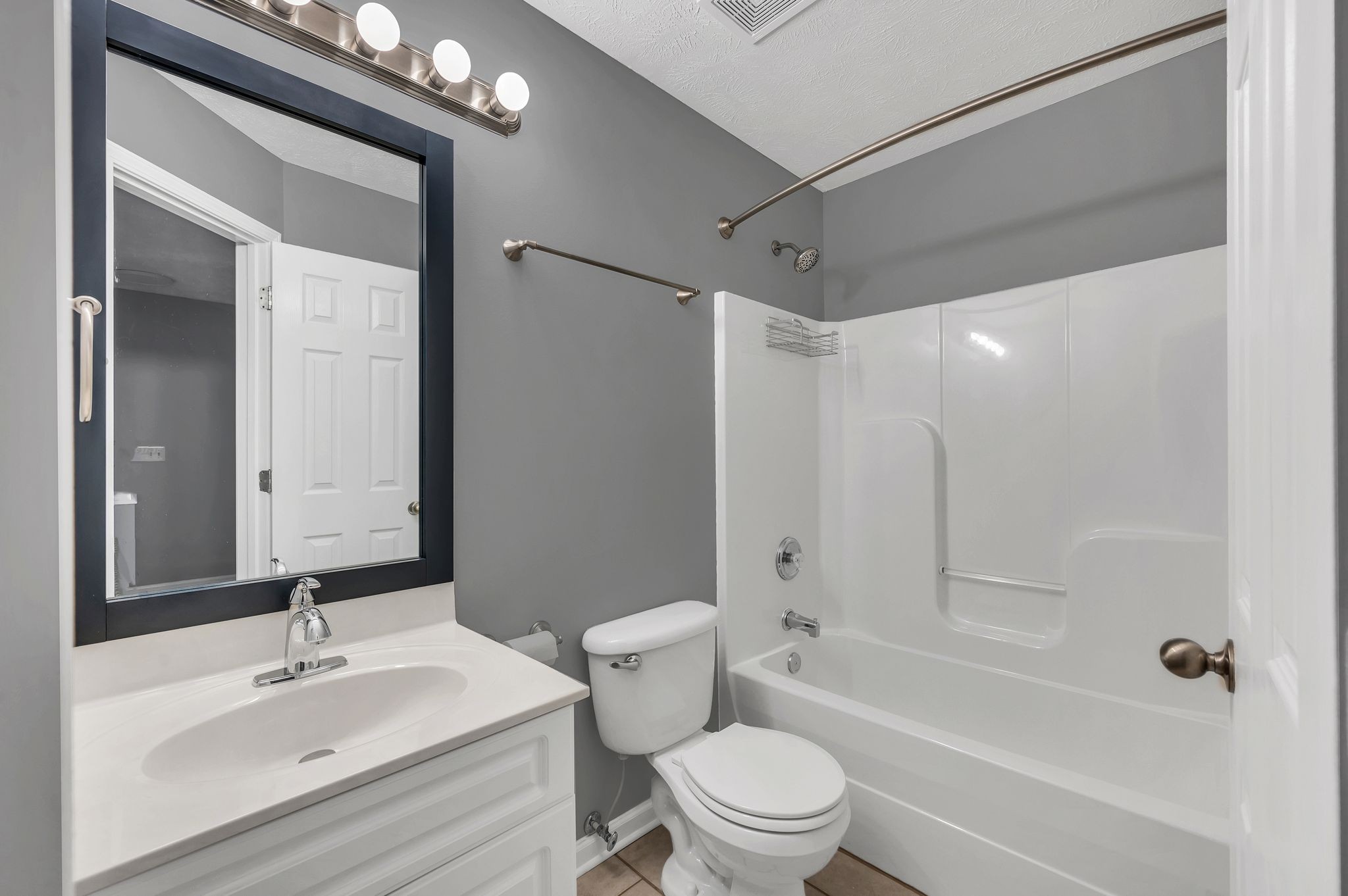 Nashville, Tennessee 37210, United States, 3 Bedrooms Bedrooms, ,3 BathroomsBathrooms,Residential,Active,30471