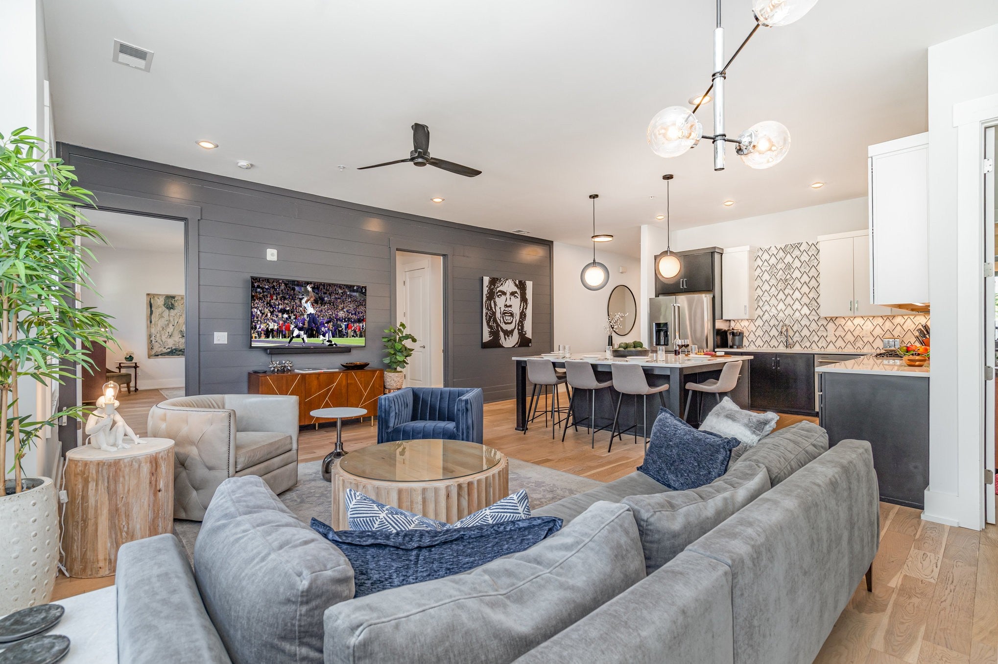 119 Acklen Park Dr 104