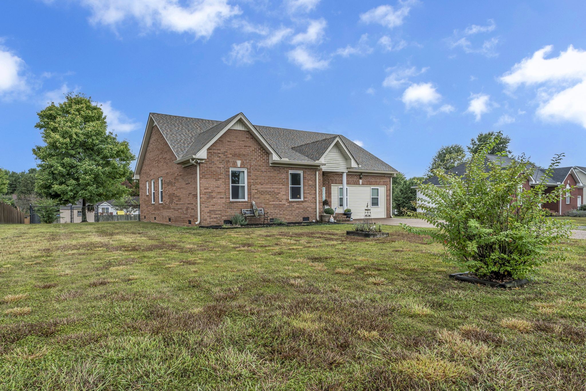 1301 Andrea Ln