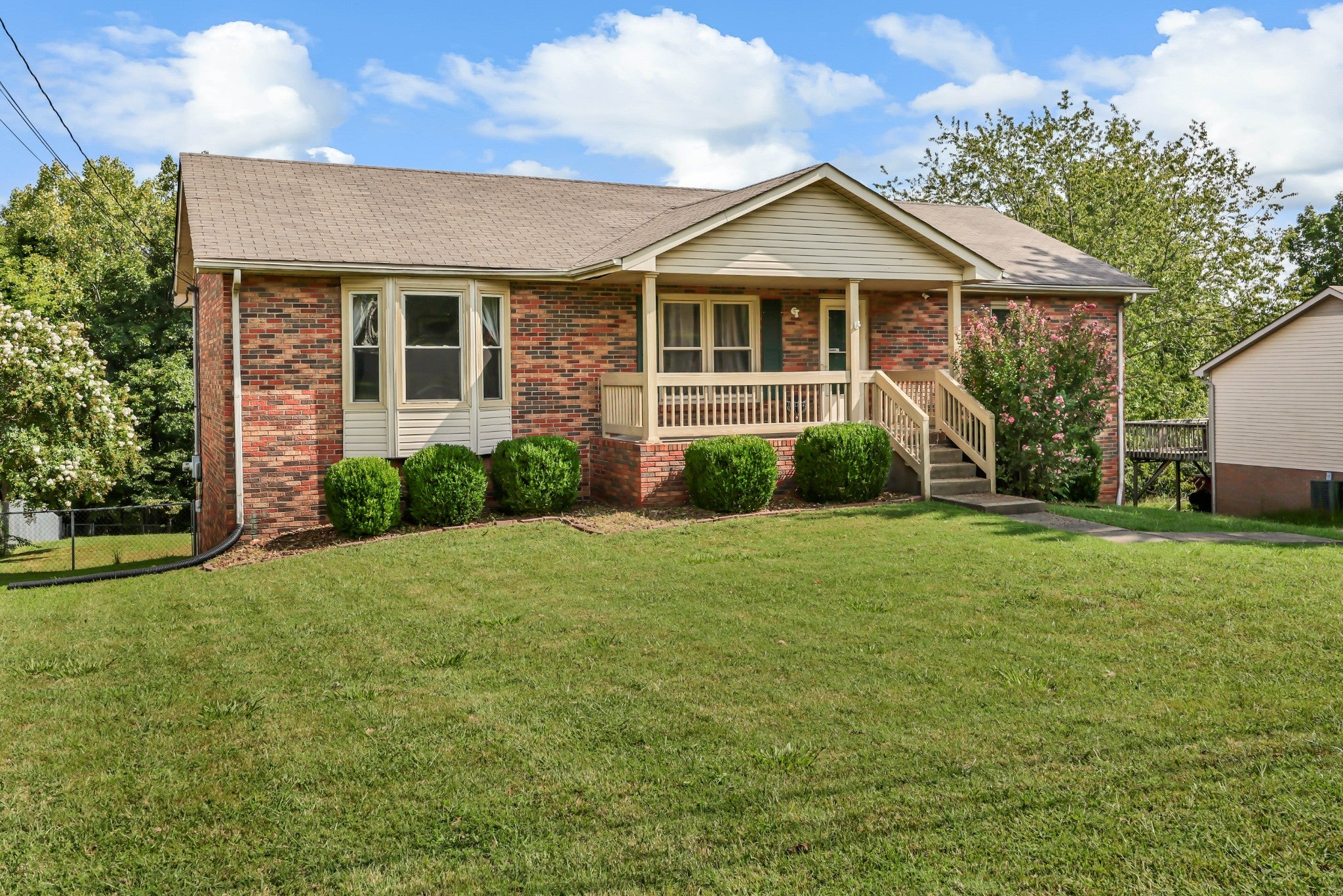 921 Lindsey Dr