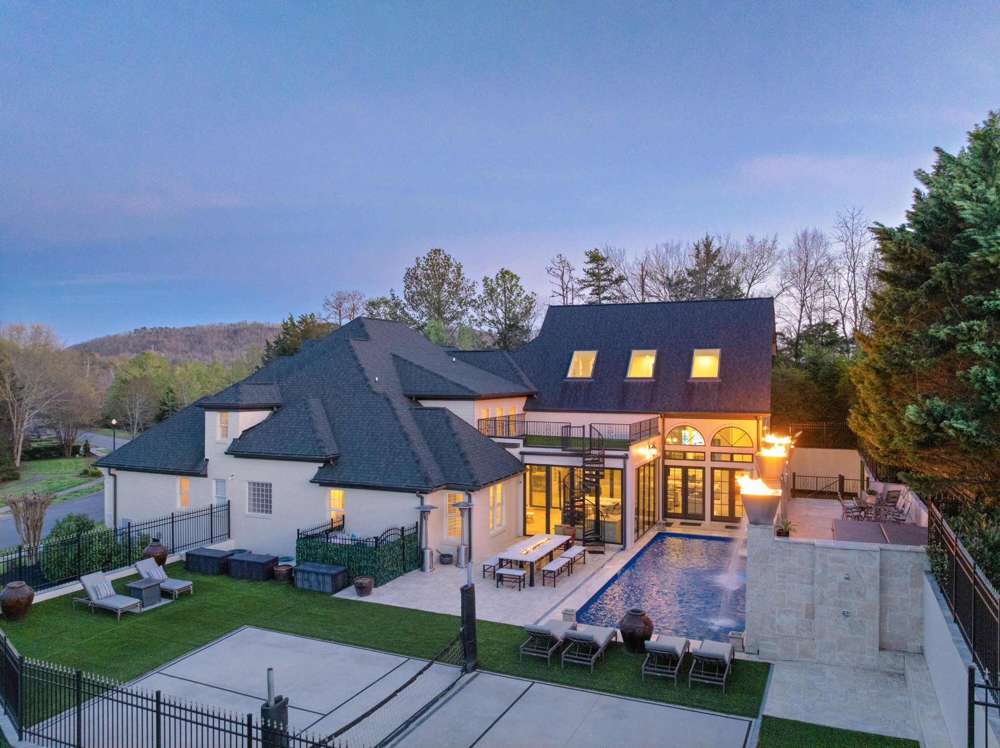 9812 Windrose Circle