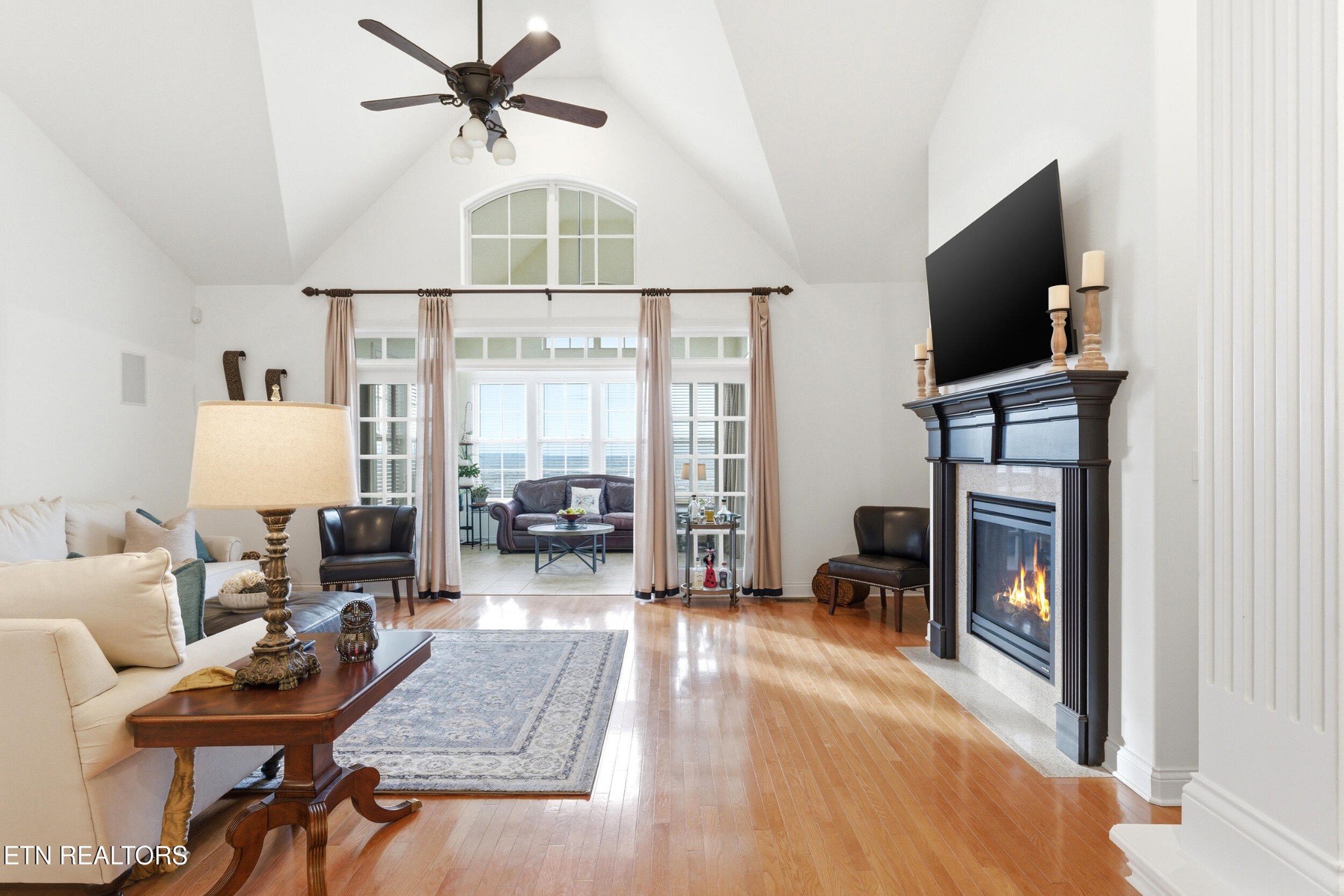 1201 Bishops View Lane