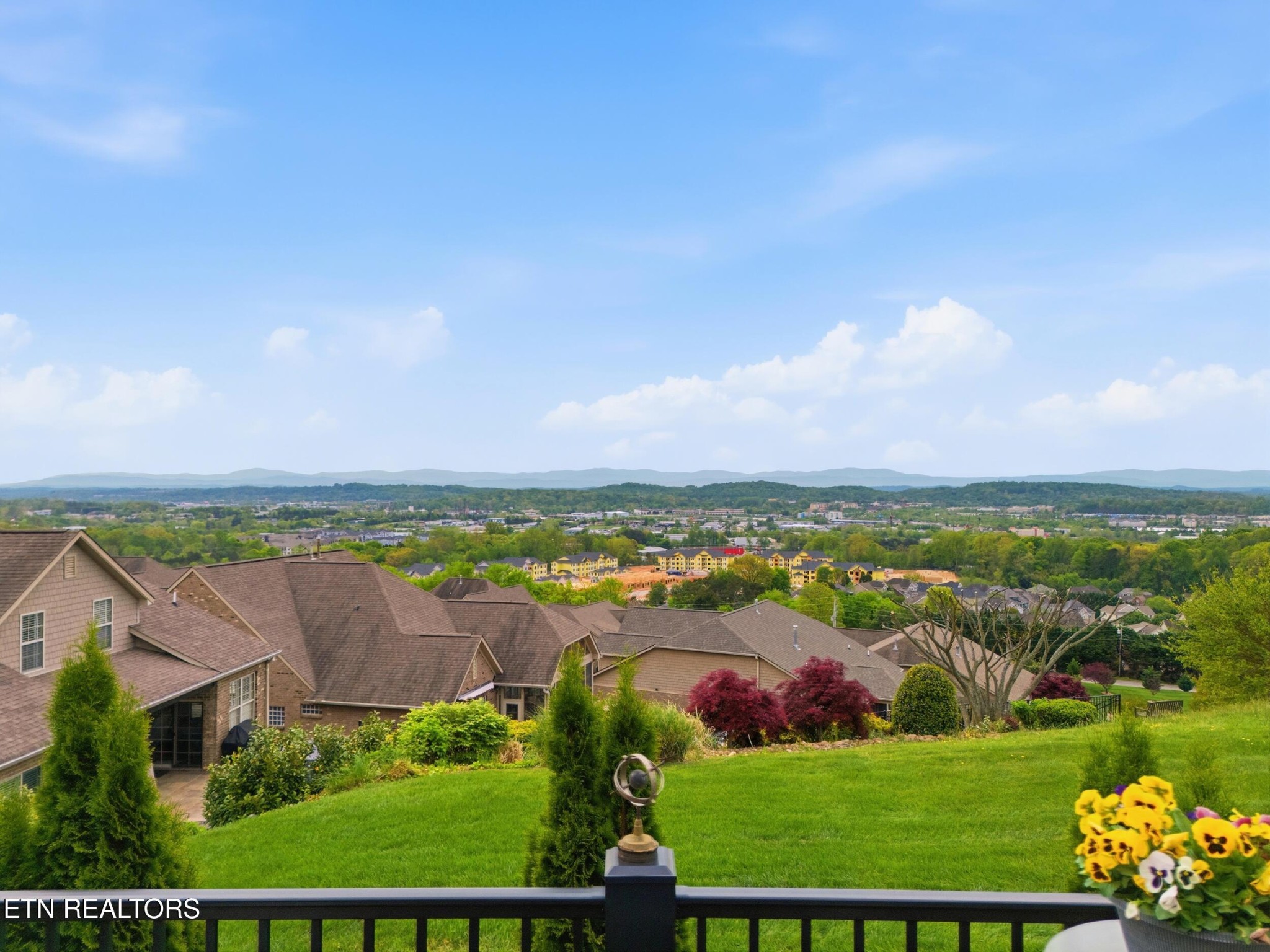 1201 Bishops View Lane