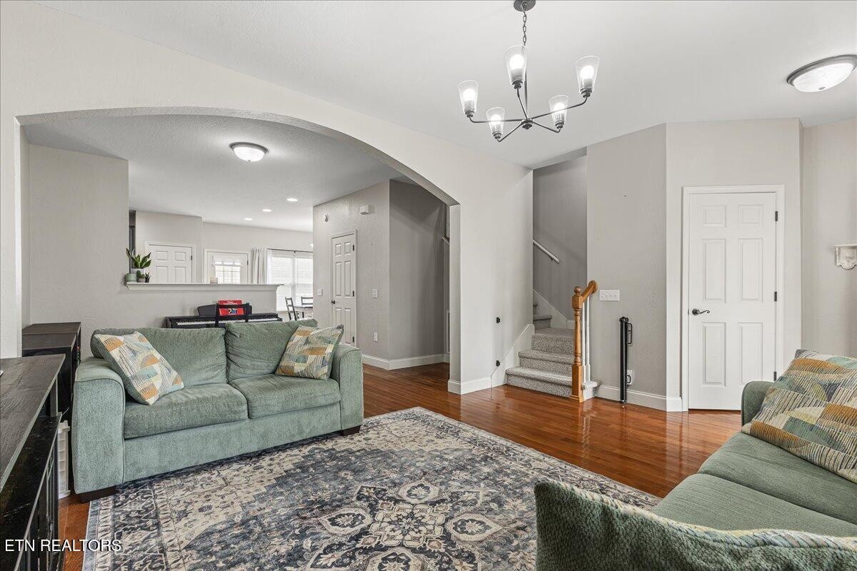 410 Ashbury Circle
