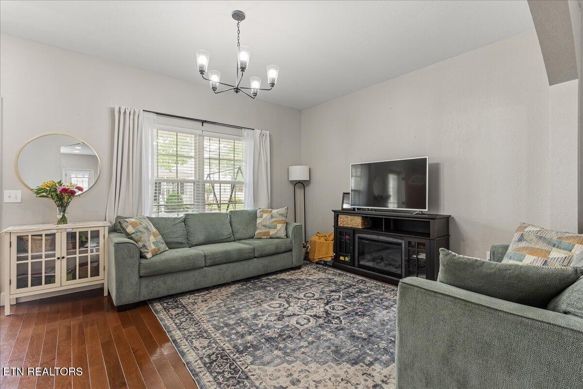 410 Ashbury Circle