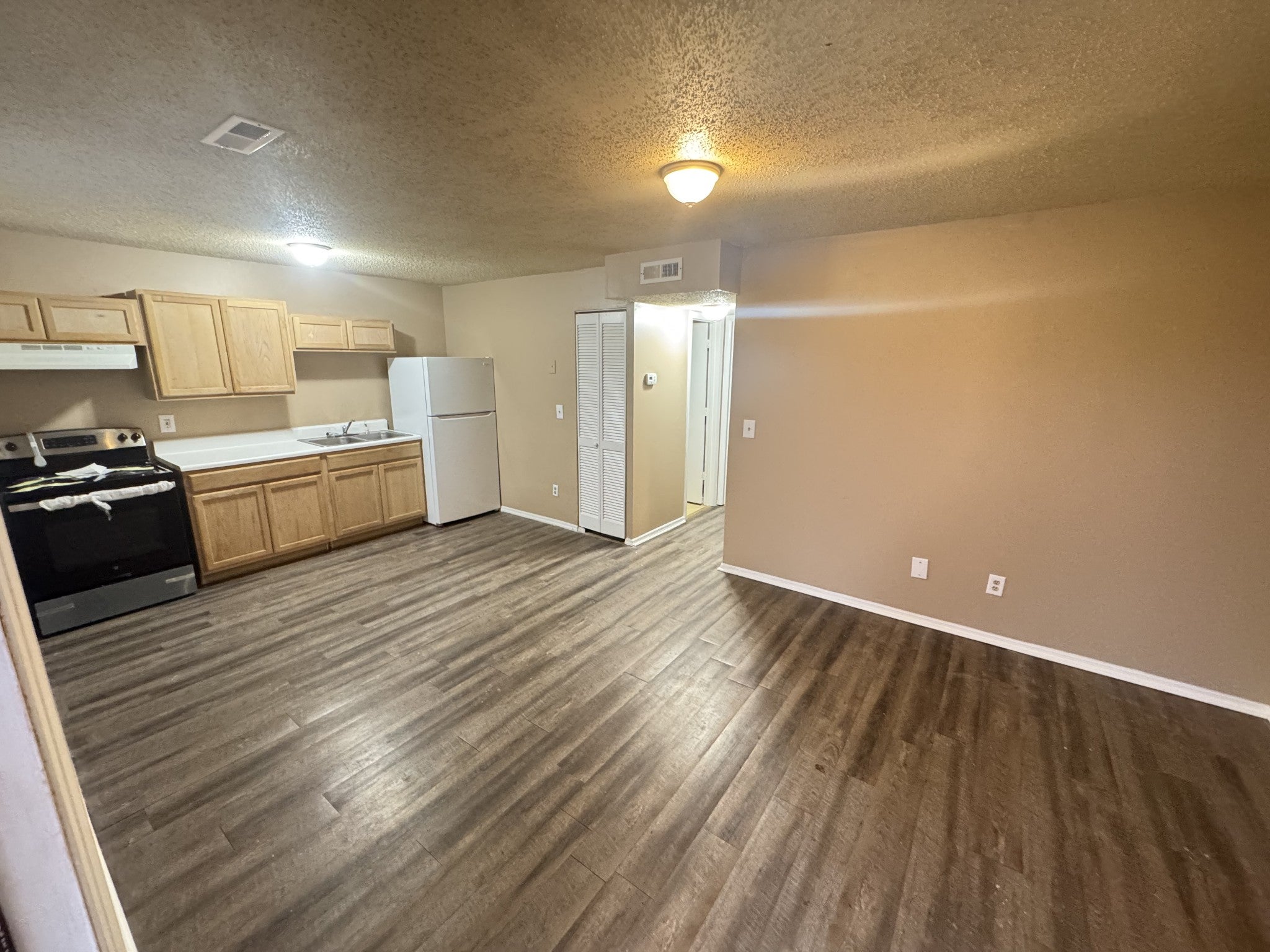 1589 Yager Rd