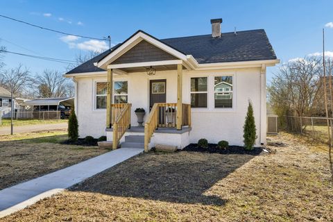 Photo of 223 Davis Ave, Columbia, TN 38401 (MLS # 3169986)