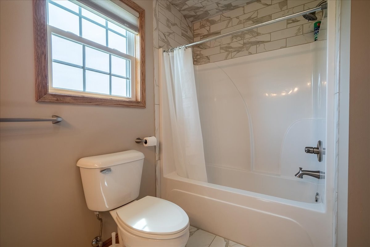 Leoma, Tennessee, 38468, United States, 3 Bedrooms Bedrooms, ,3 BathroomsBathrooms,Residential,Active,2034273