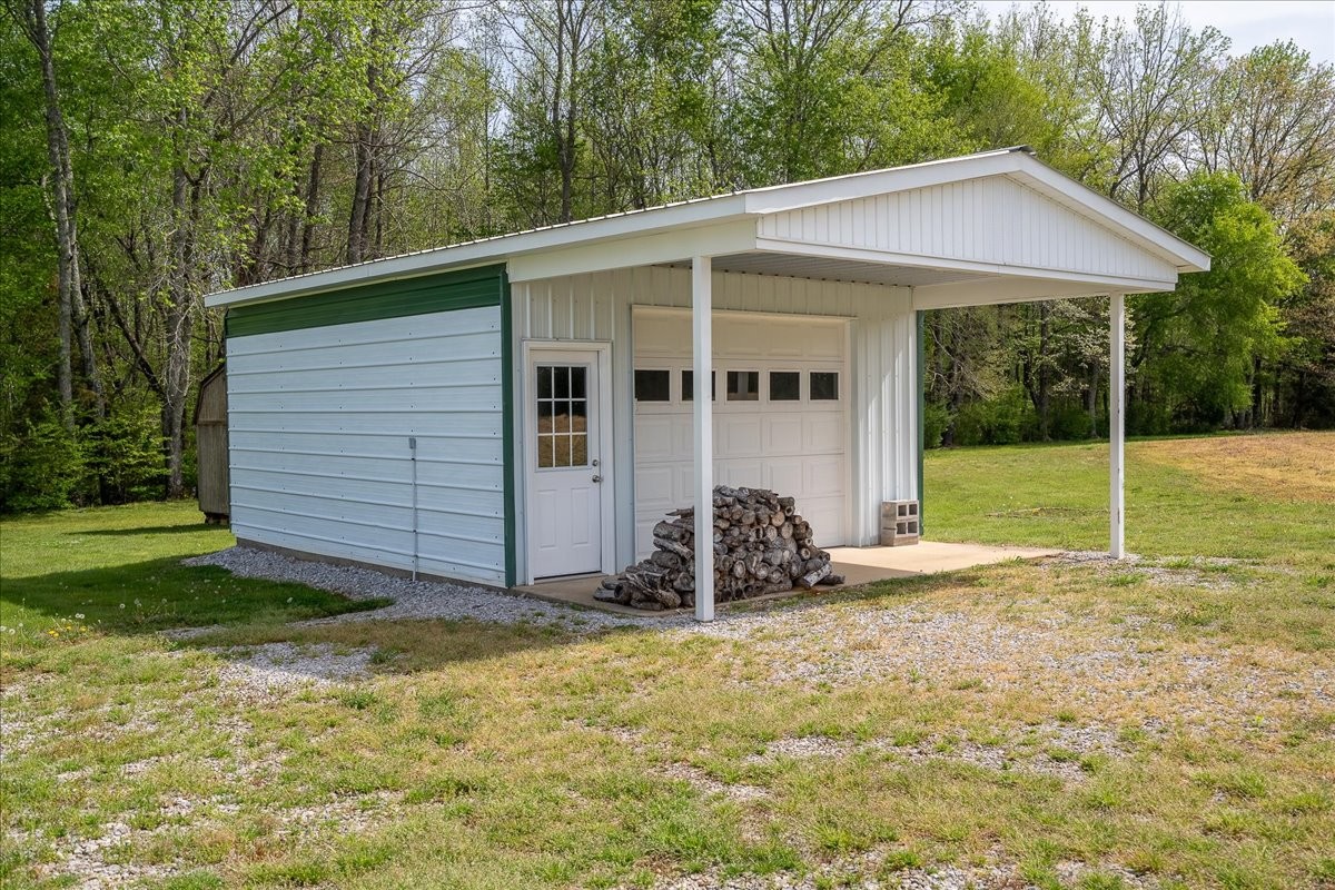 Leoma, Tennessee, 38468, United States, 3 Bedrooms Bedrooms, ,3 BathroomsBathrooms,Residential,Active,2034273