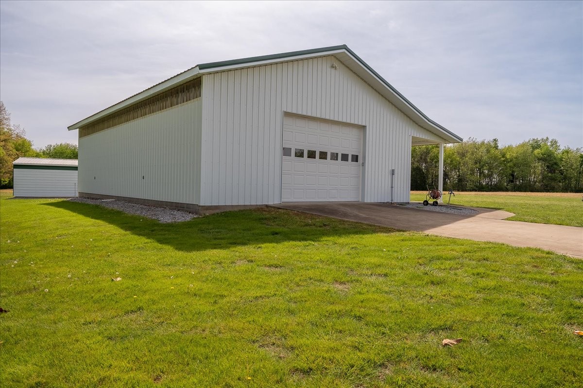 Leoma, Tennessee, 38468, United States, 3 Bedrooms Bedrooms, ,3 BathroomsBathrooms,Residential,Active,2034273