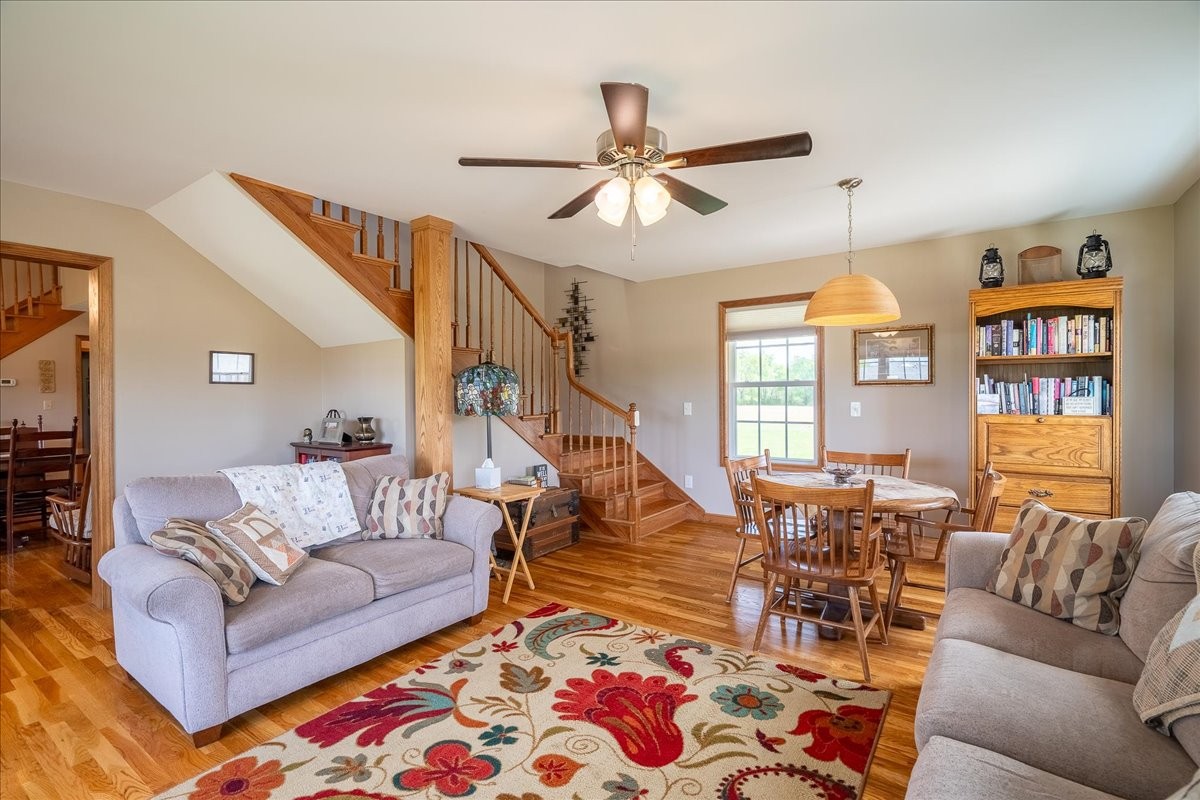 Leoma, Tennessee, 38468, United States, 3 Bedrooms Bedrooms, ,3 BathroomsBathrooms,Residential,Active,2034273