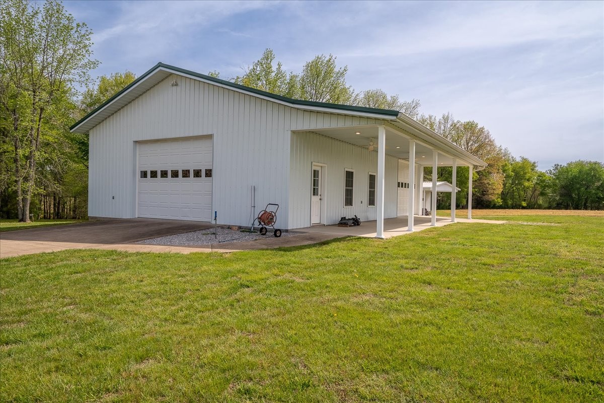 Leoma, Tennessee, 38468, United States, 3 Bedrooms Bedrooms, ,3 BathroomsBathrooms,Residential,Active,2034273
