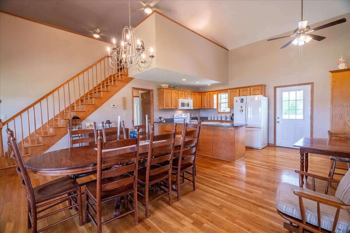 Leoma, Tennessee, 38468, United States, 3 Bedrooms Bedrooms, ,3 BathroomsBathrooms,Residential,Active,2034273